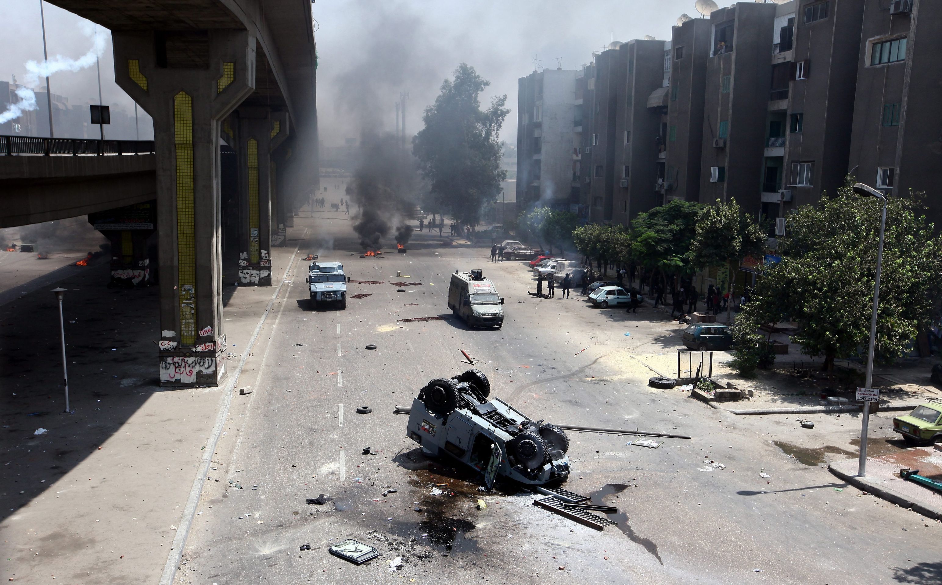 Nepokoje v Egyptě - 5 - GALERIE: FOTO plné hrůzy. V Egyptě pokračují nepokoje (6/10)