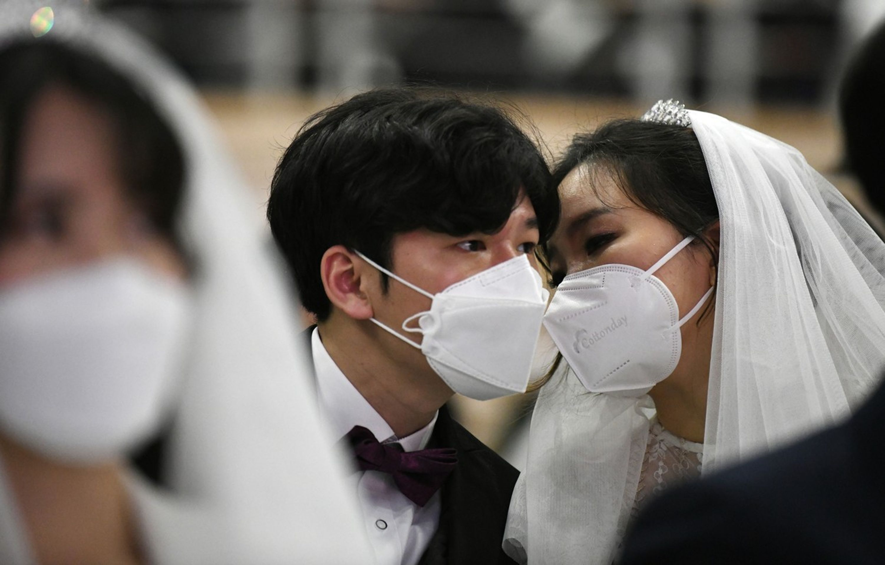 Hromadná svatba v Jižní Koreji - 3 - GALERIE: Hromadná svatba v Jižní Koreji (3/4)