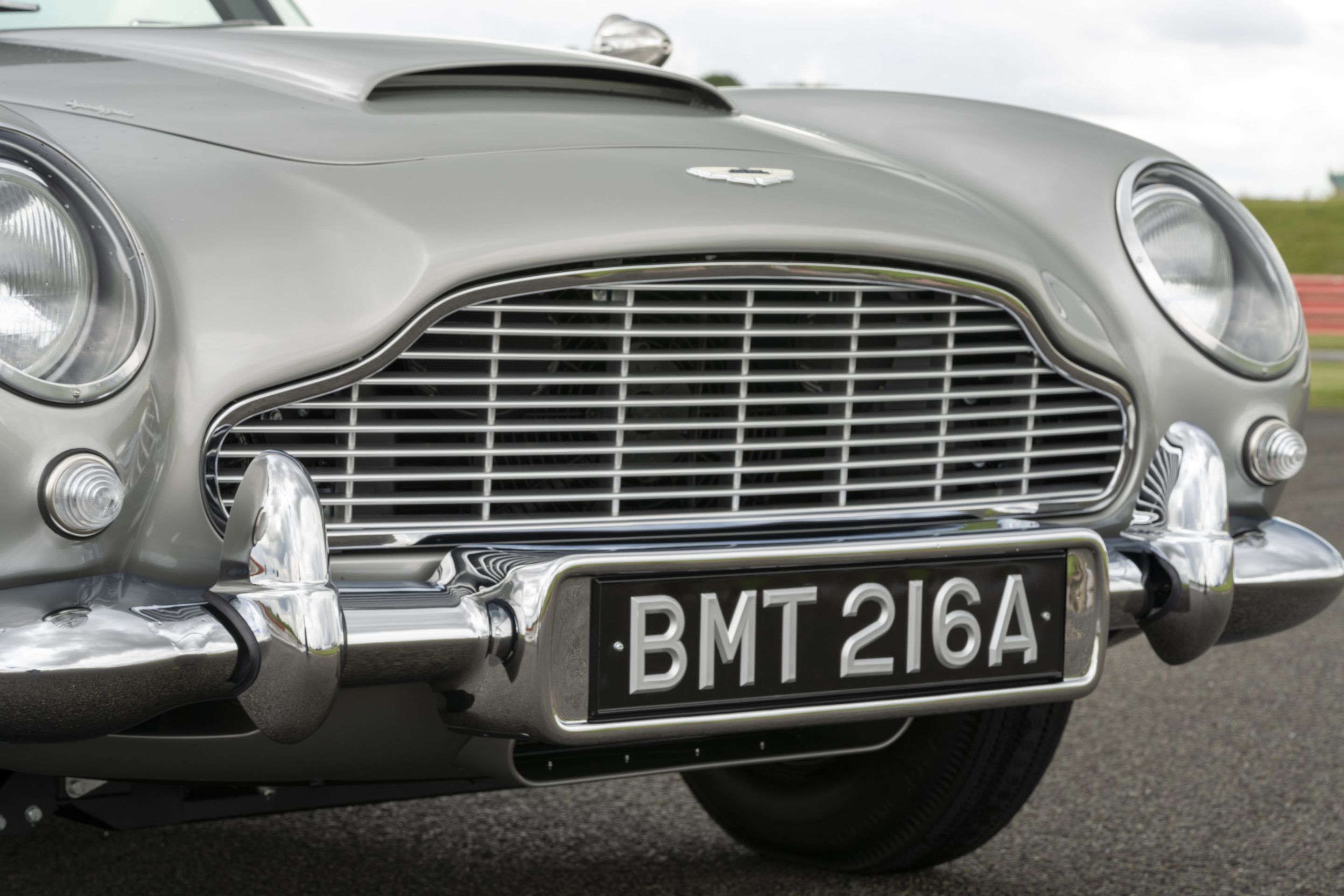 Aston Martin DB5 podle Jamese Bonda - 55 - Fotogalerie: Prohlédněte si výzbroj Aston Martin DB5 podle Jamese Bonda (19/32)