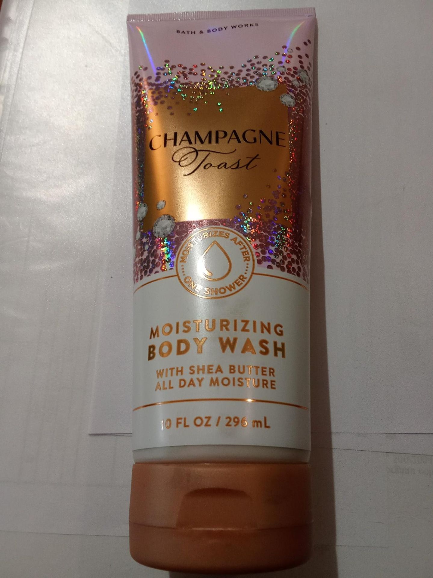 CHAMPAGNE TOAST MOISTURIZING BODY WASH - Nebezpečná kosmetika (3/5)