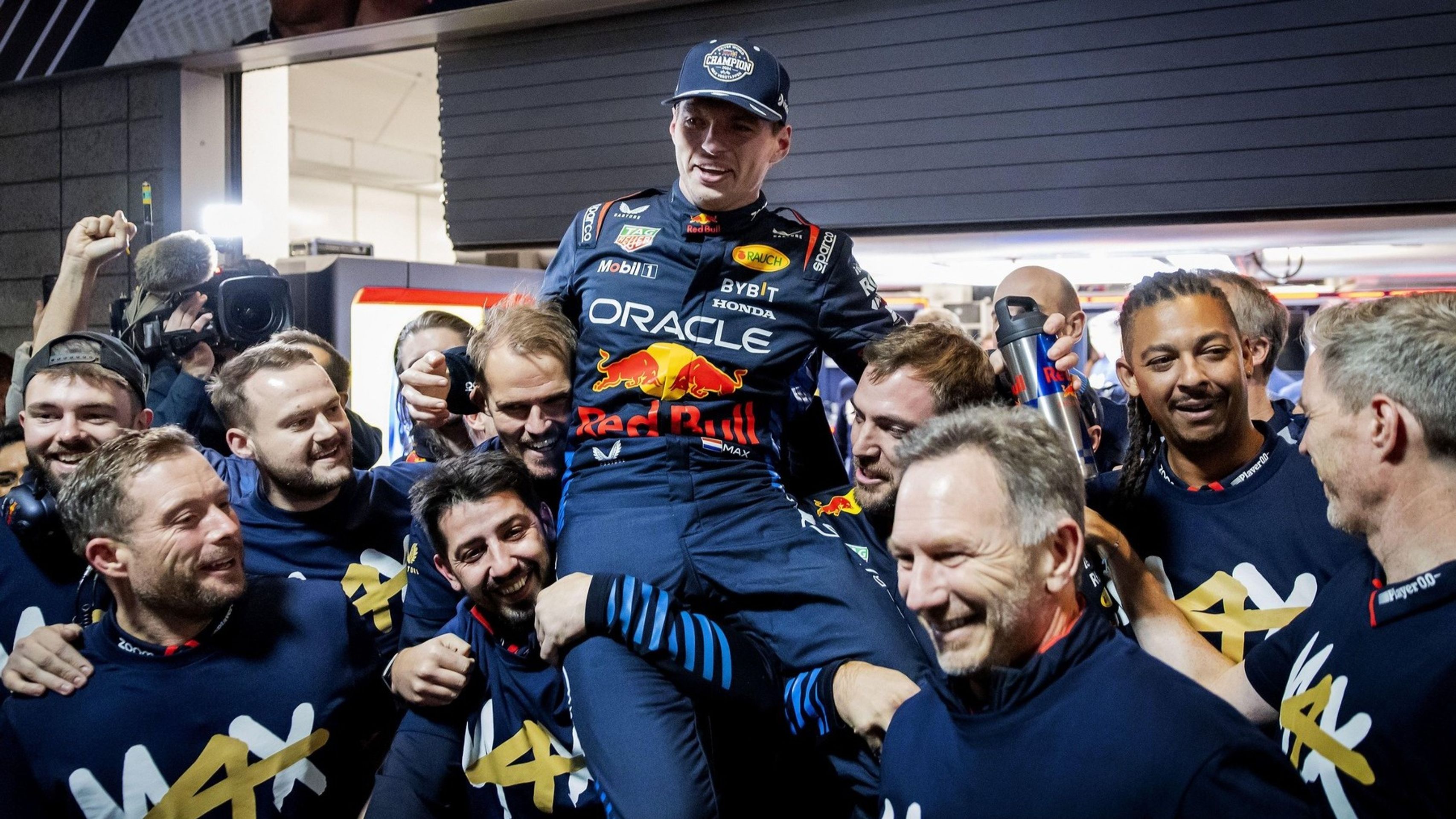 Max Verstappen - Max Verstappen (5/8)