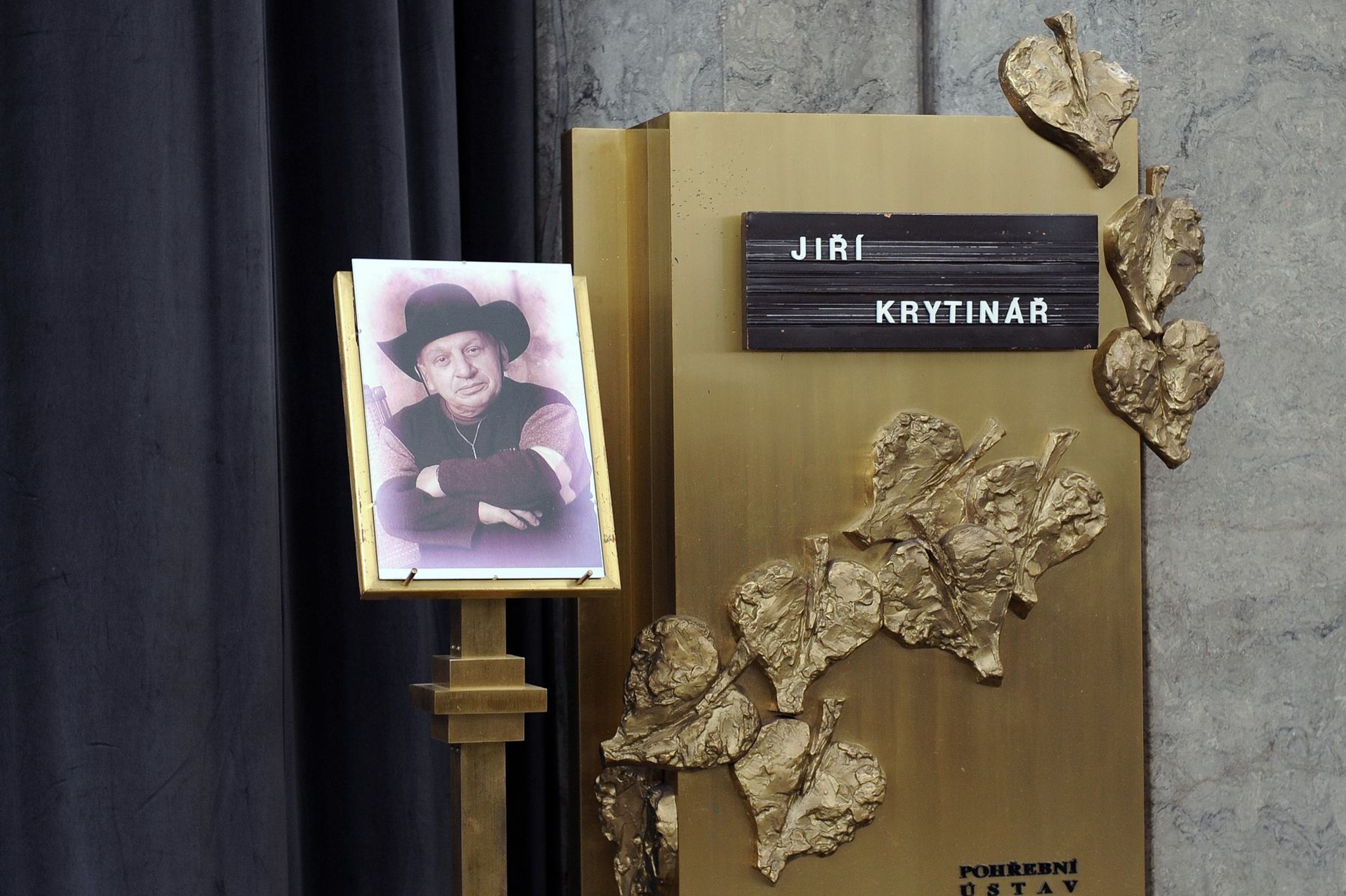 Poslední rozloučení s Jiřím Krytinářem - 30 - GALERIE: Rozloučení s Jiřím Krytinářem (12/29)