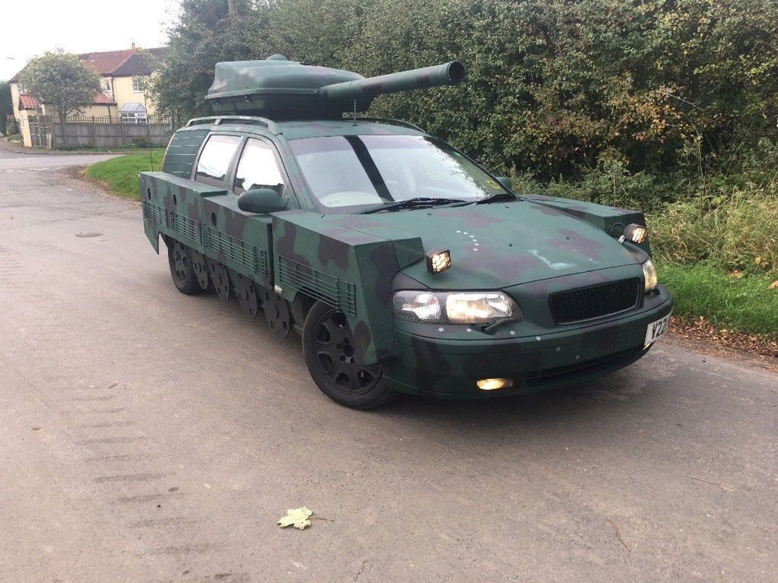 Volvo - 15 - GALERIE: VolvoTank na prodej (10/12)