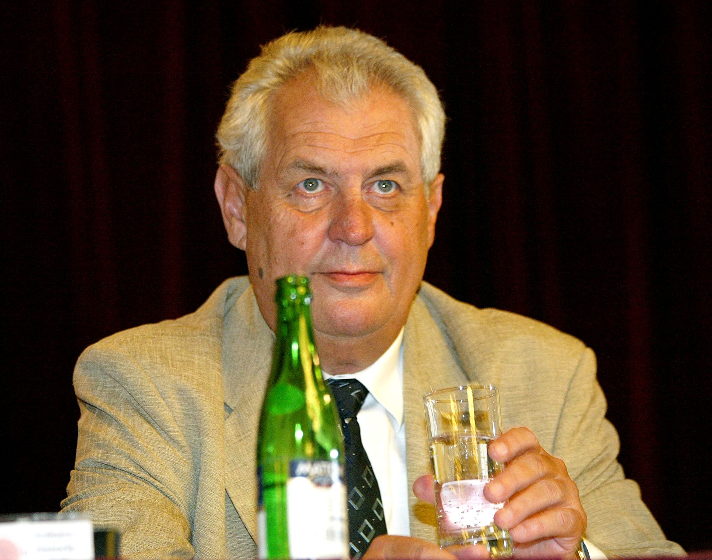 Miloš Zeman na sobotním setkání Přátel Miloše Zemana - GALERIE: Přátelé Miloše Zemana zakládají novou stranu (2/3)