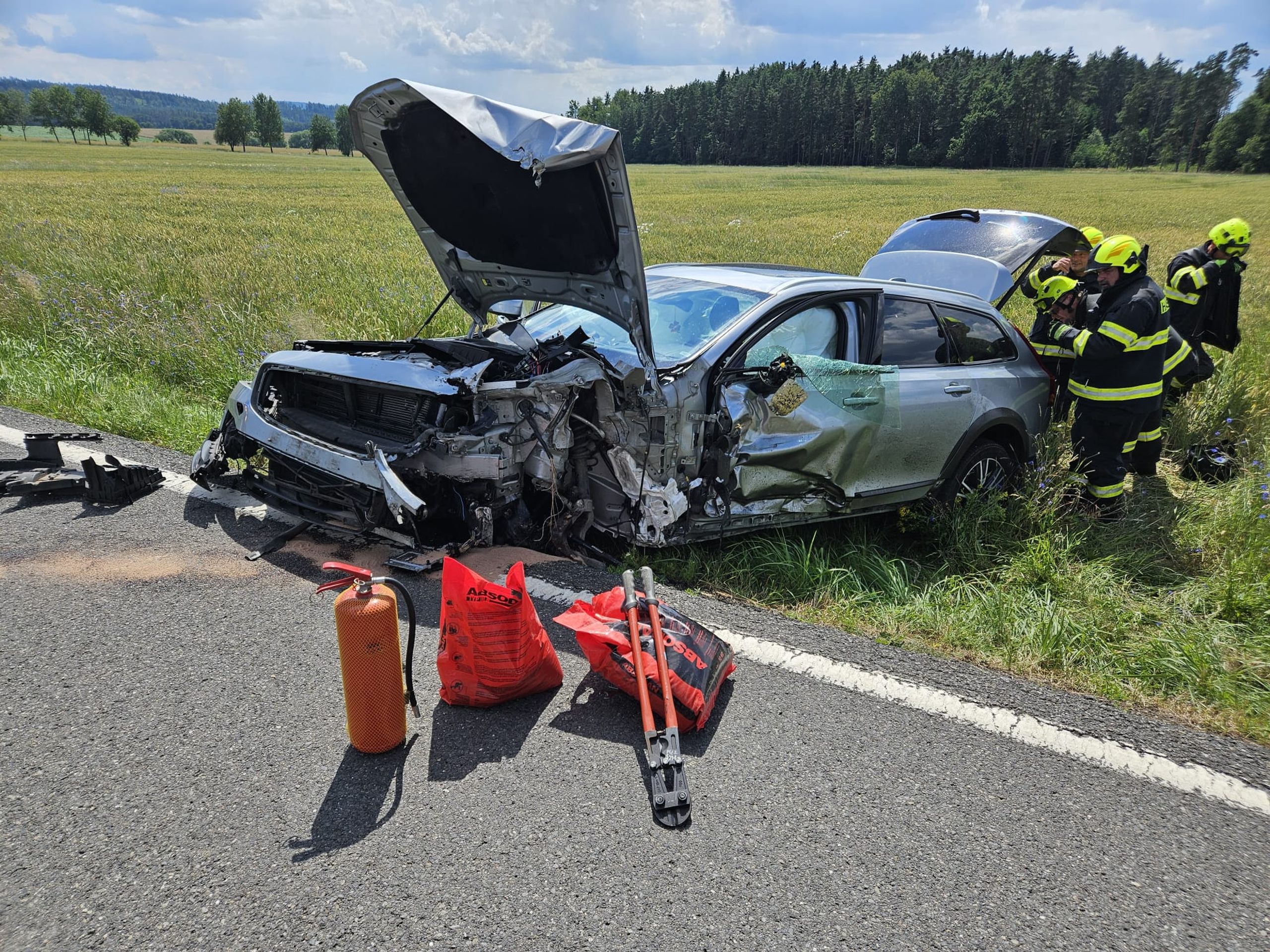 Šest zraněných po dopravní nehodě na jihu Čech - Šest zraněných po dopravní nehodě na jihu Čech (1/4)