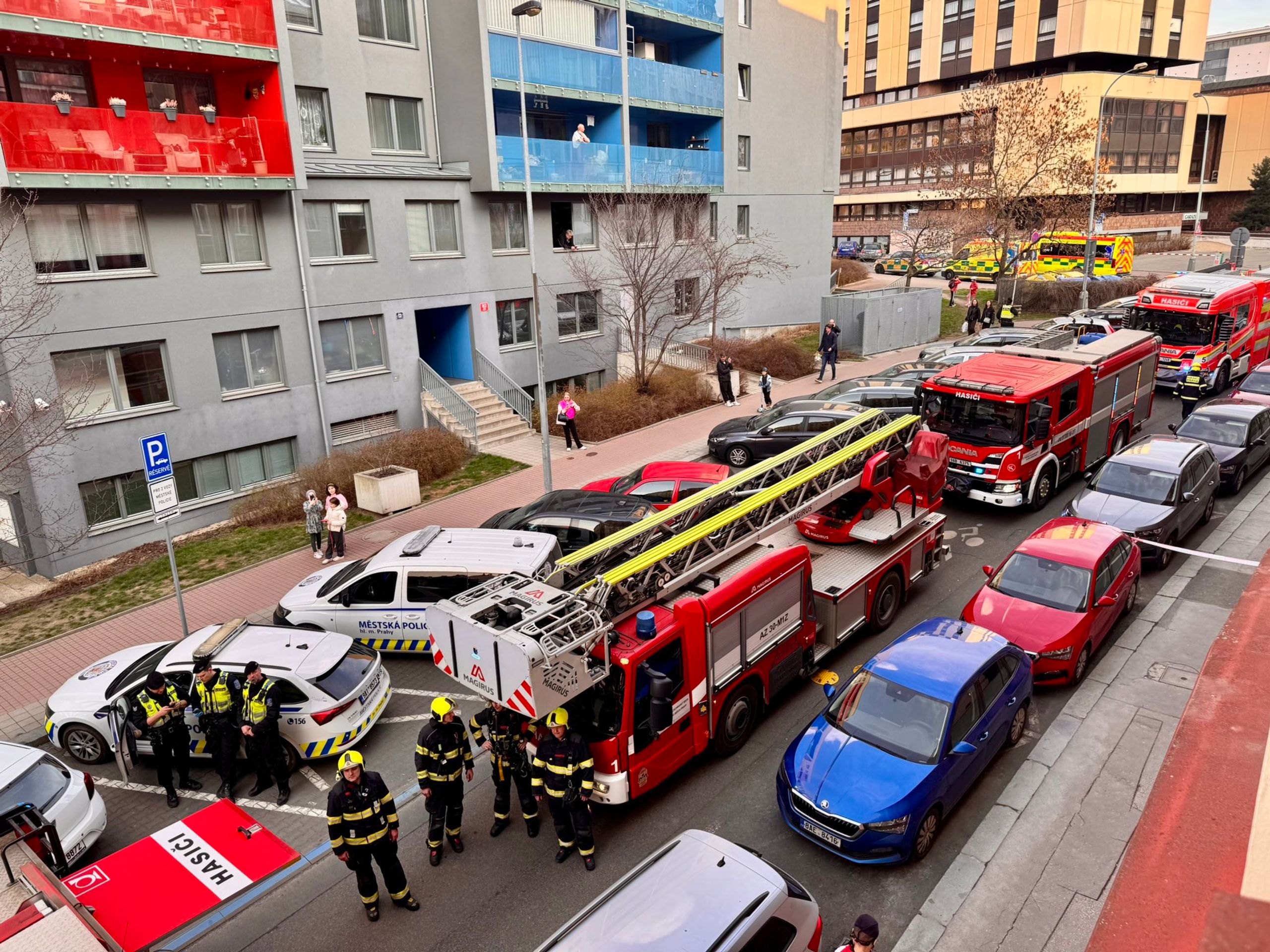 Požár bytu v Praze na Žižkově - Požár v pražské ulici Lupáčova (2/4)
