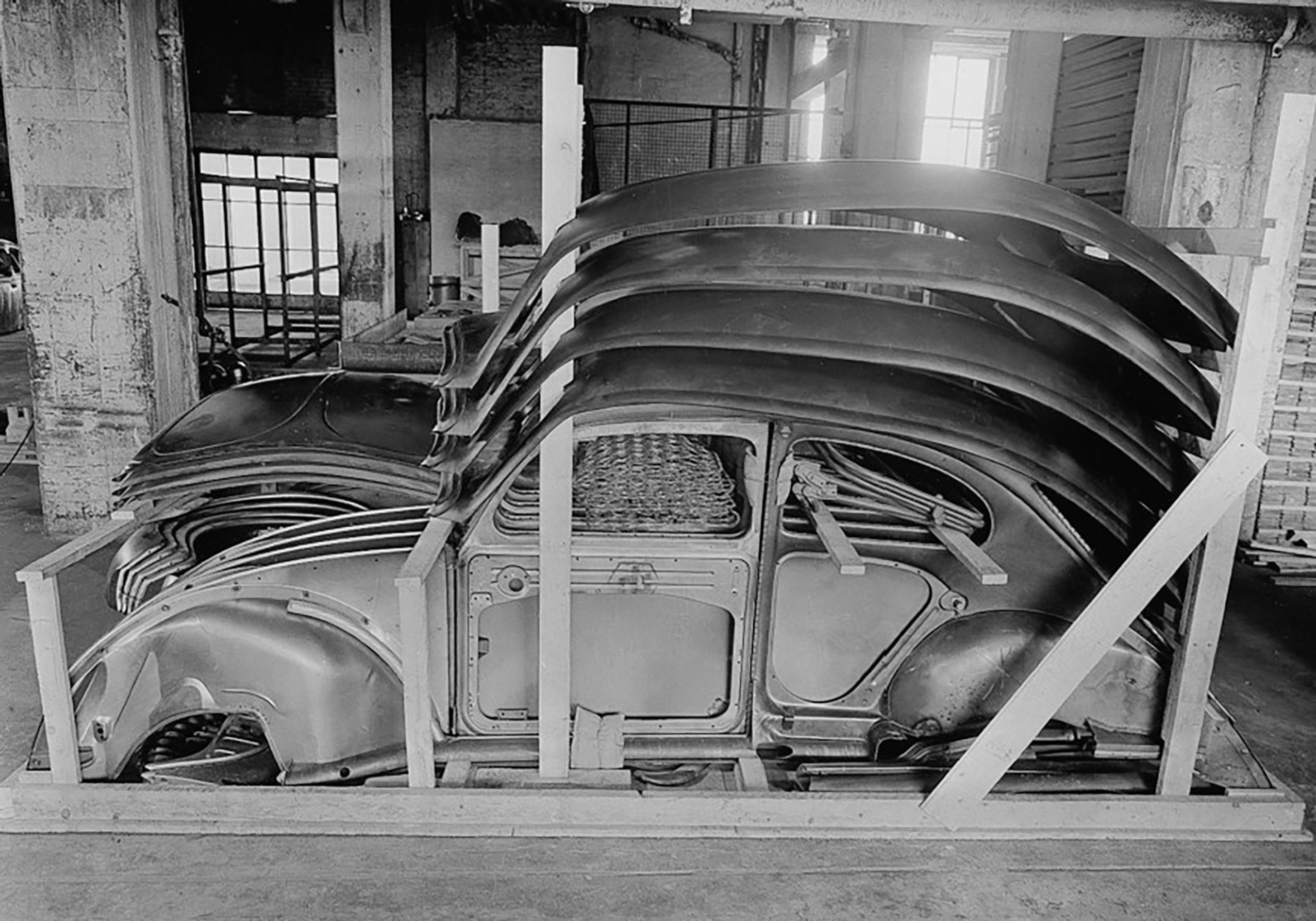 VW Typ 1, který se proslavil jako Brouk - 6 - Fotogalerie: Zrození legendárního Brouka (4/5)