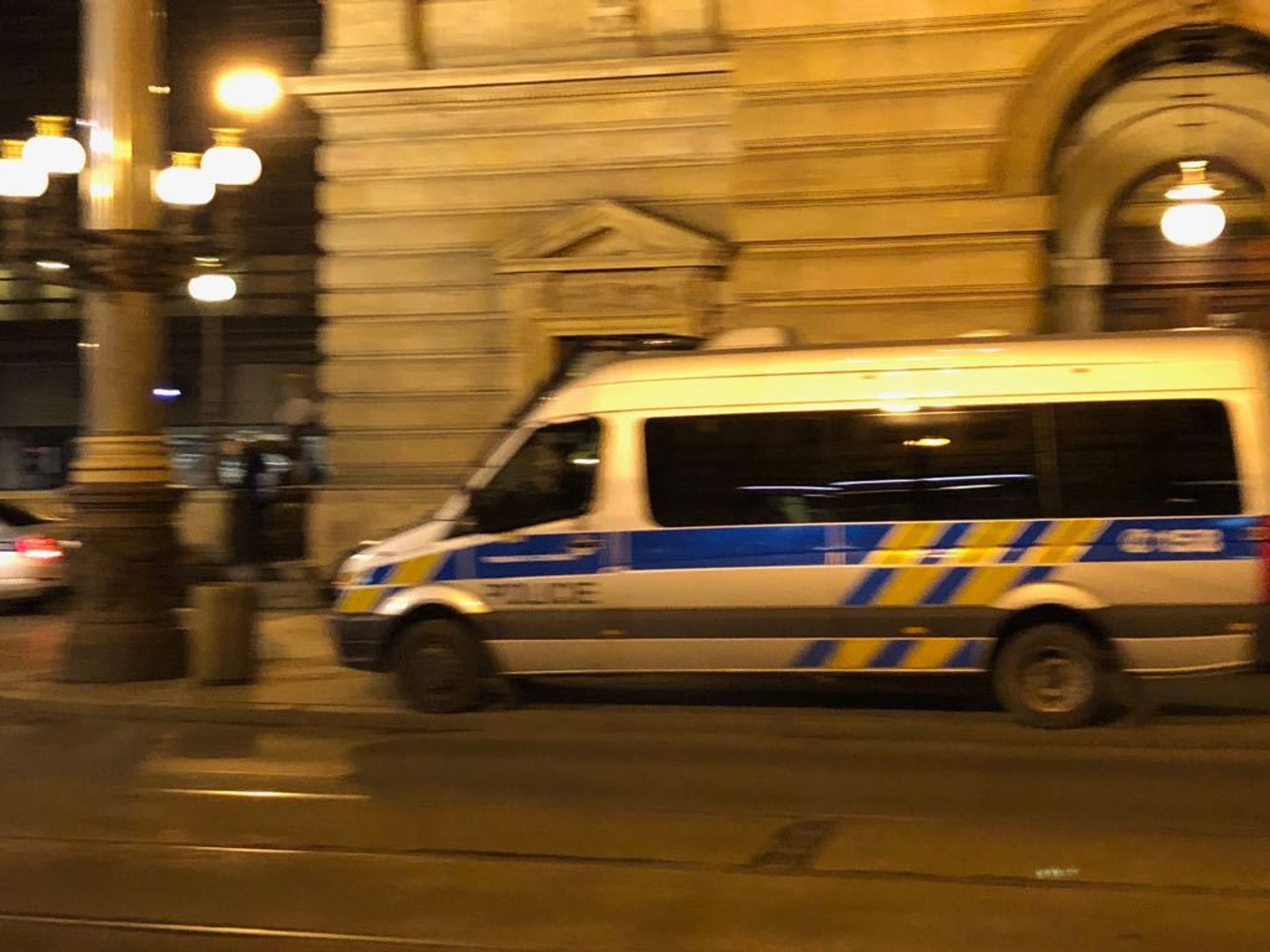 Zásah policie v Národním divadle - 3 - GALERIE: Zásah policie v Národním divadle (3/4)