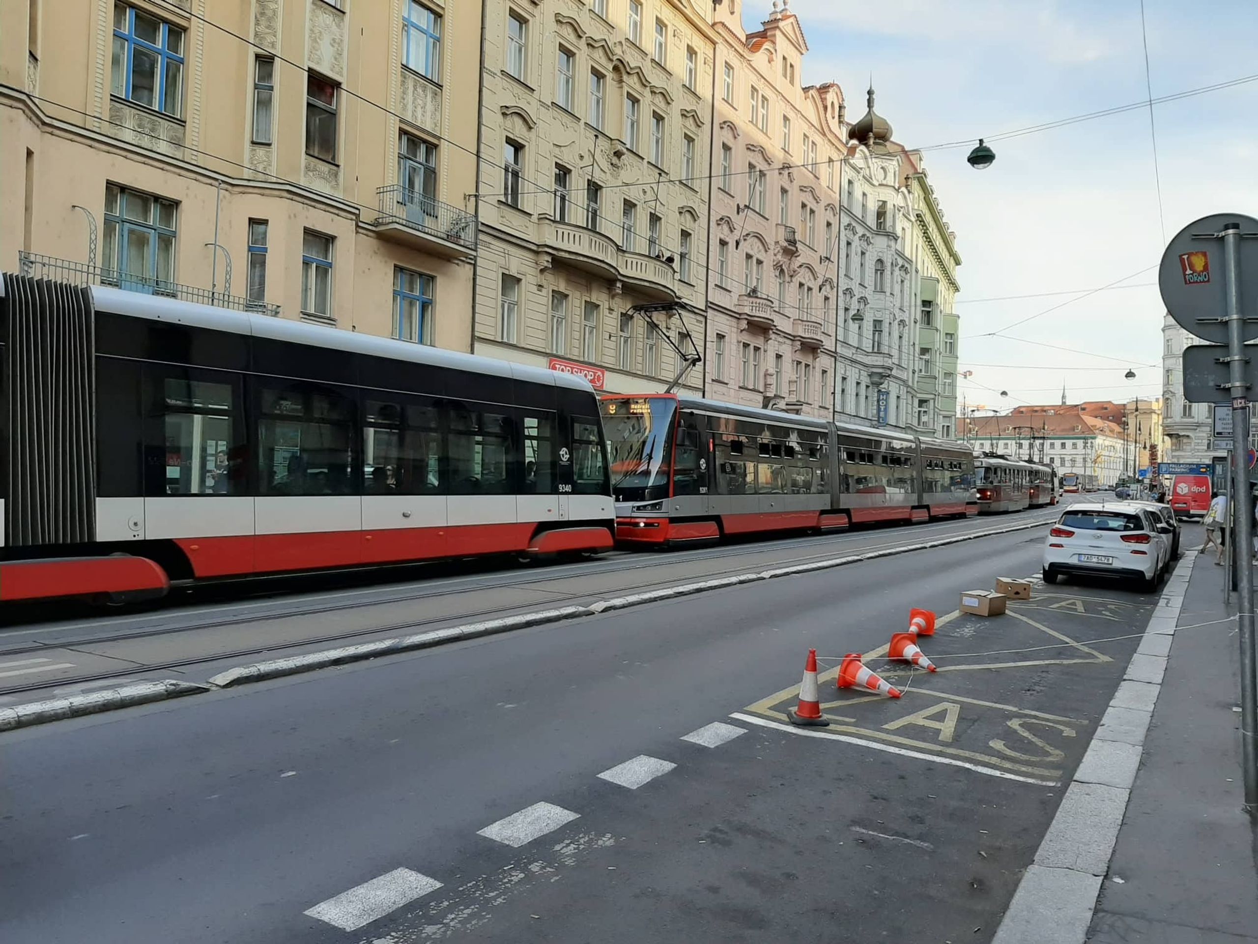 Srážka auta a tramvaje - 2 - GALERIE: Srážka auta a tramvaje (4/6)
