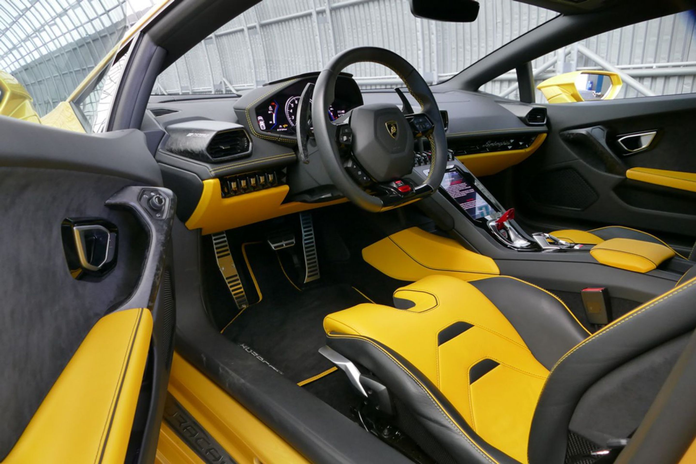 Lamborghini Huracán Evo - Lambo zabavené českou policií je na prodej (3/7)