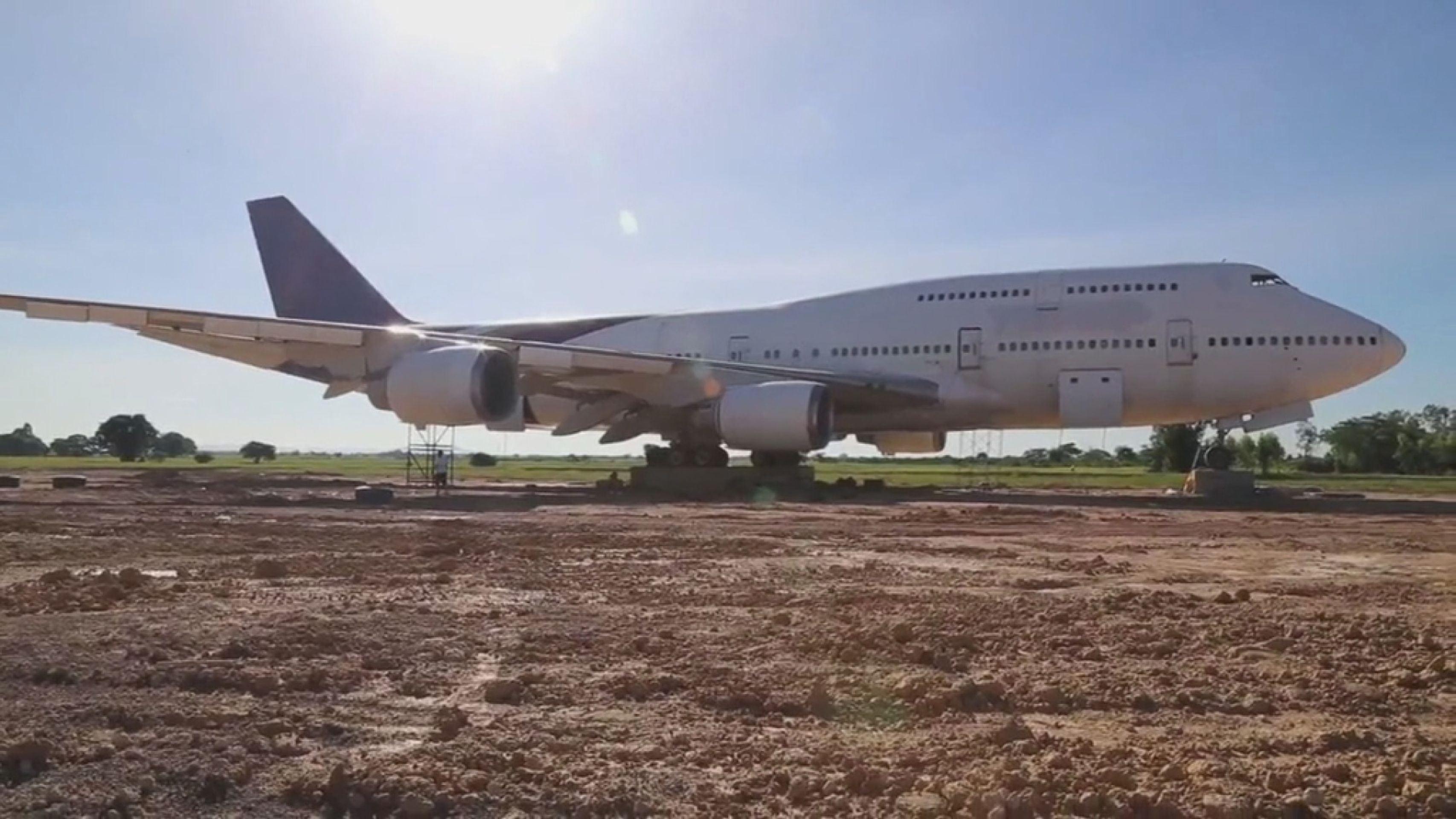 Boeing 747 na zahradě - 5 - GALERIE: Boeing na zahradě (4/8)