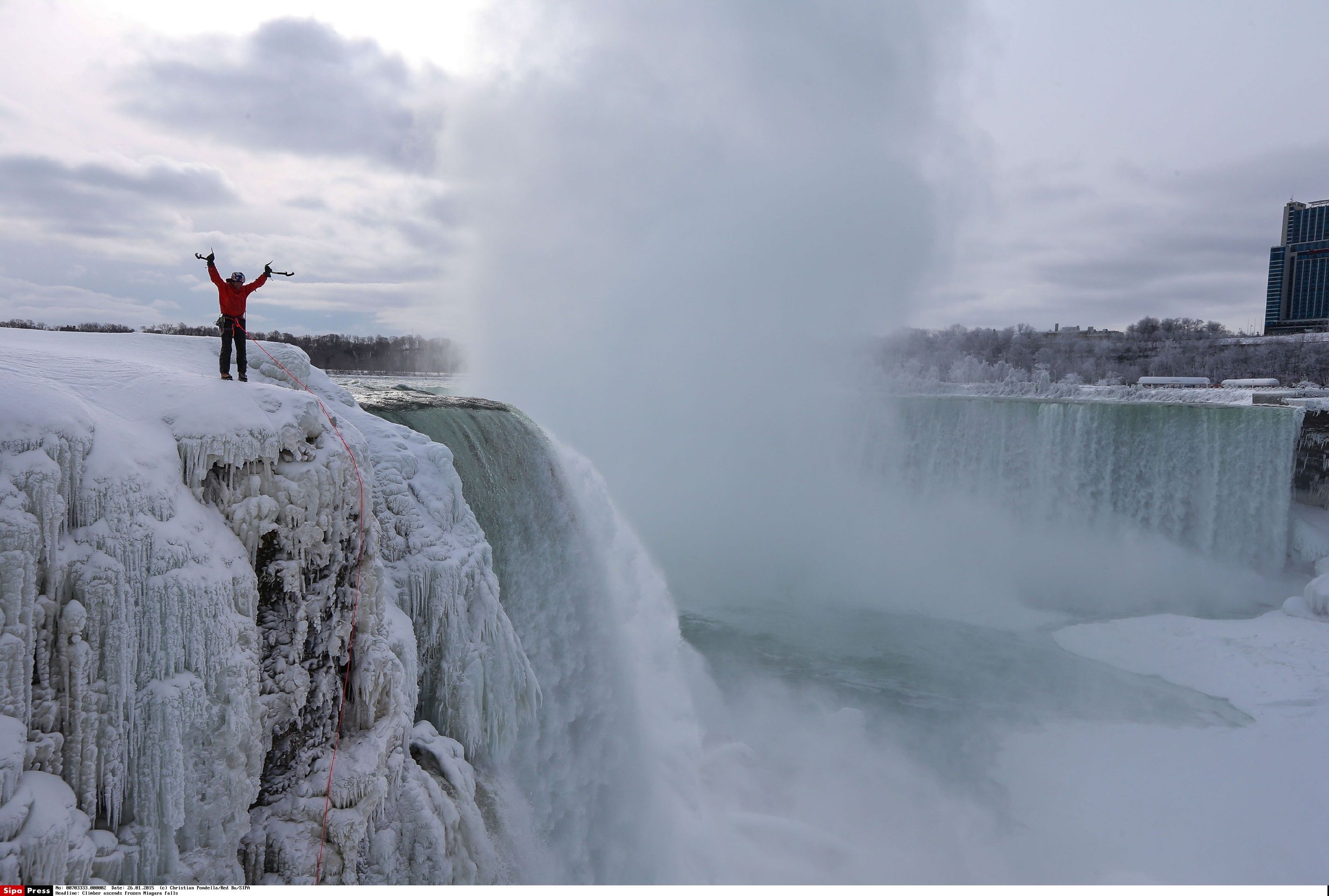Zamrzlé Niagarské vodopády - 1 - GALERIE: Zamrzlé Niagarské vodopády (10/10)