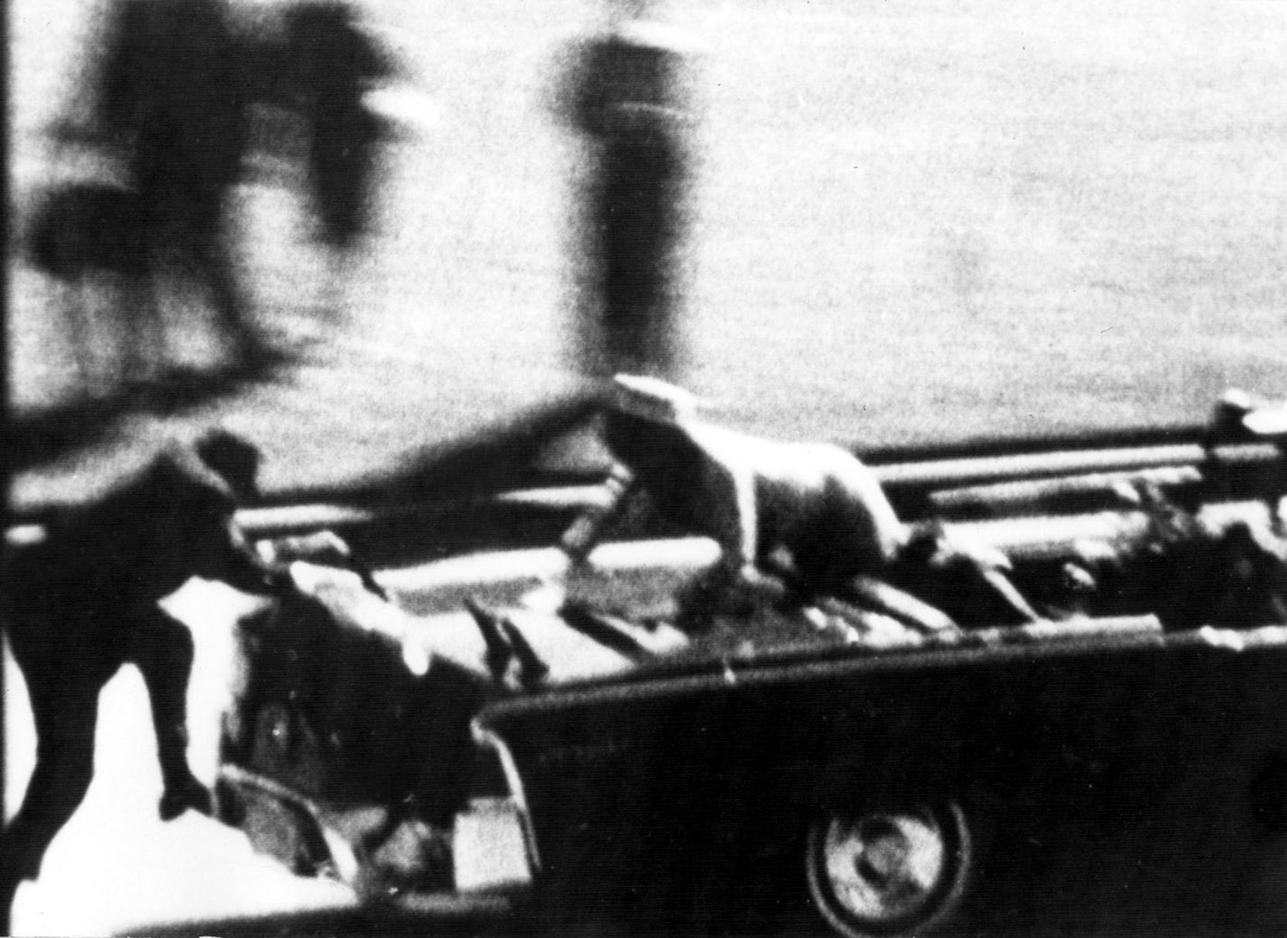 Atentát na J. F. Kennedyho v Dallasu, 22. 11. 1963 (1) - Atentát na J. F. Kennedyho (4/5)