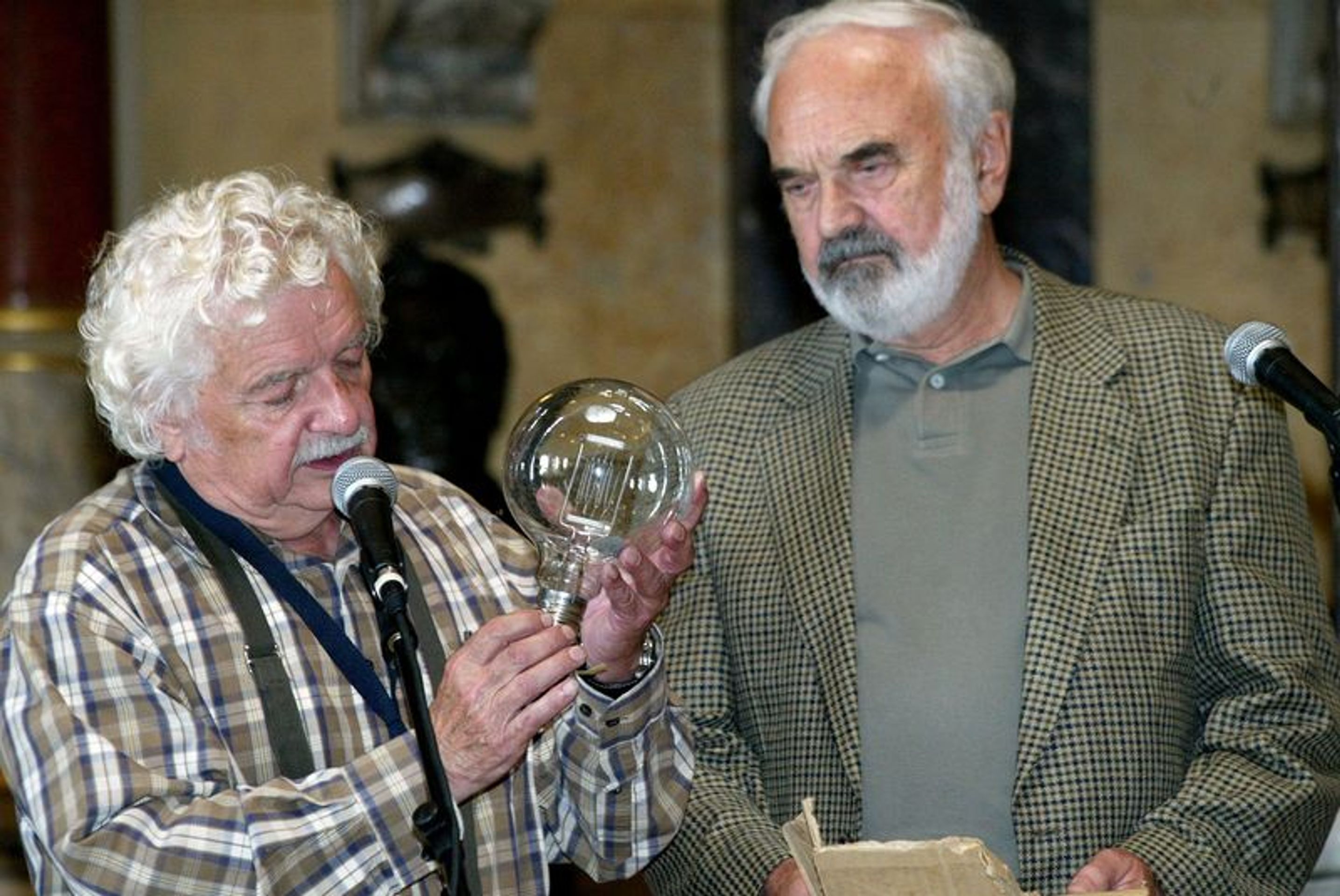 Ladilslav Smoljak, Zdeněk Svěrák - GALERIE: Zdeněk Svěrák slaví 80. narozeniny (3/6)