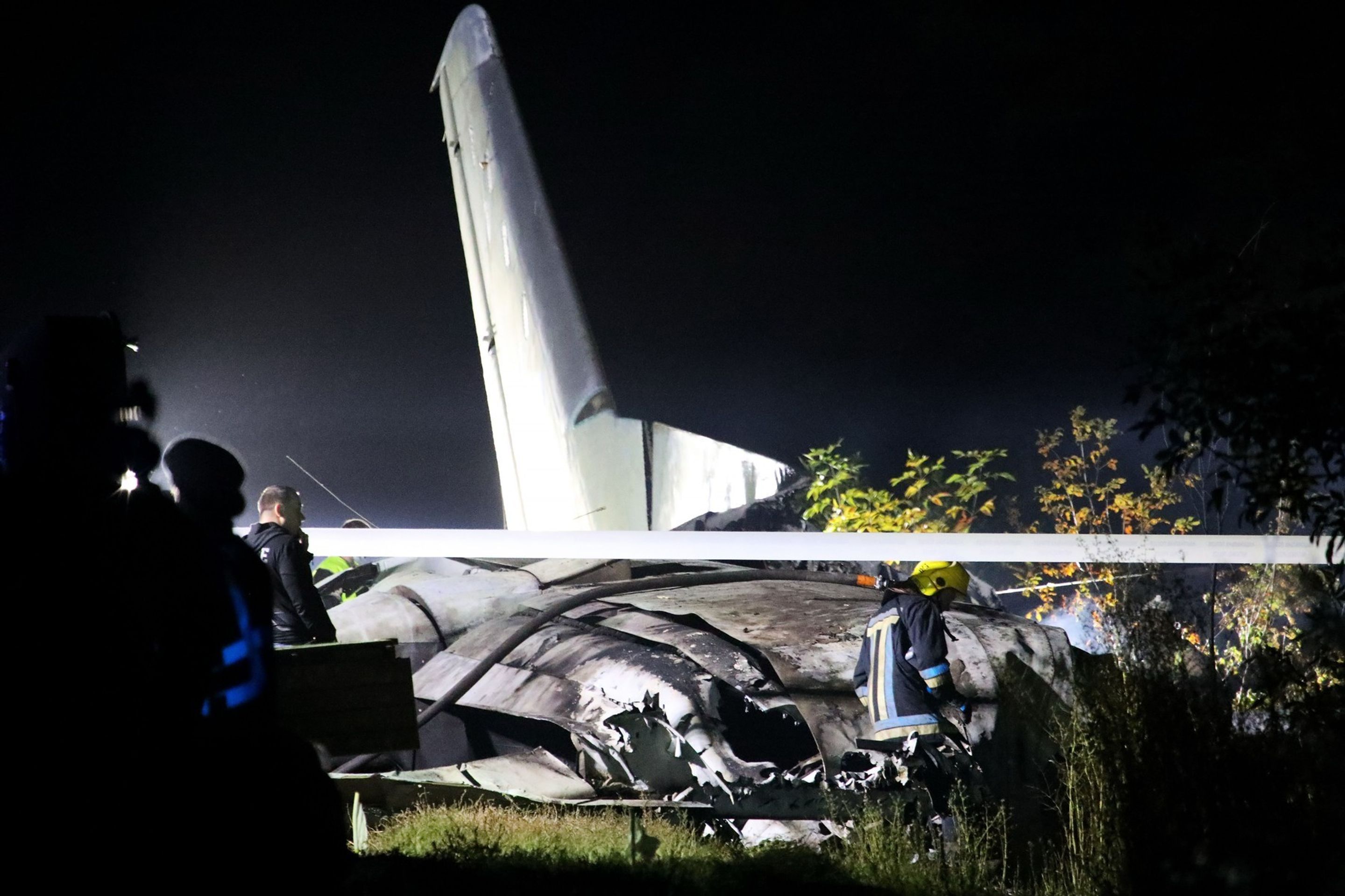 Havárie vojenského letadla Antonov An-26 na Ukrajině - 2 - GALERIE: Havárie vojenského letadla An-26 na Ukrajině (7/10)