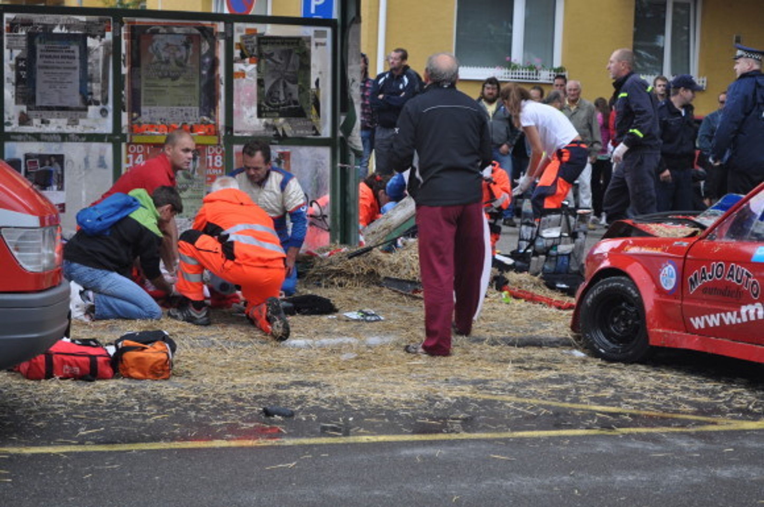 Nehoda závodního vozu na Slovensku - 2 - Nehoda závodního vozu na Slovensku (1/24)