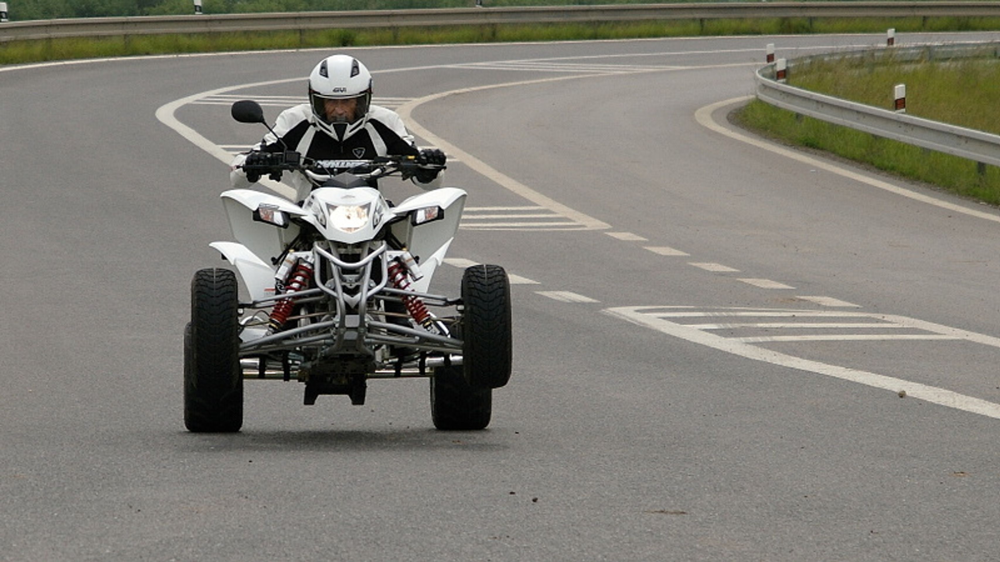 čtyřkolka SMC RAM 520RR Onroad Edition - 4 - GALERIE čtyřkolka SMC RAM 520RR Onroad Edition (5/17)