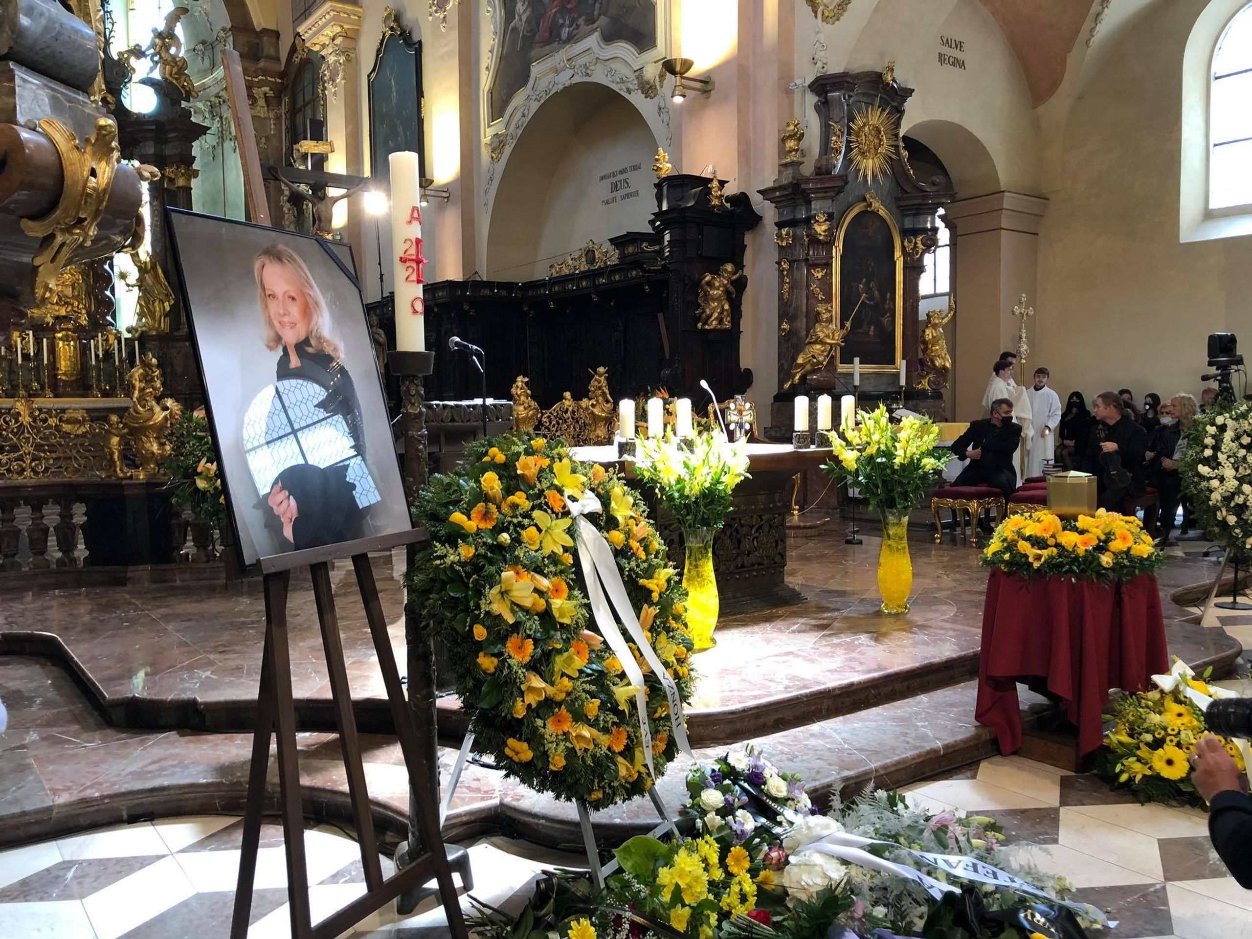 Mše za Evu Pilarovou - 3 - GALERIE: Mše za Evu Pilarovou (13/19)