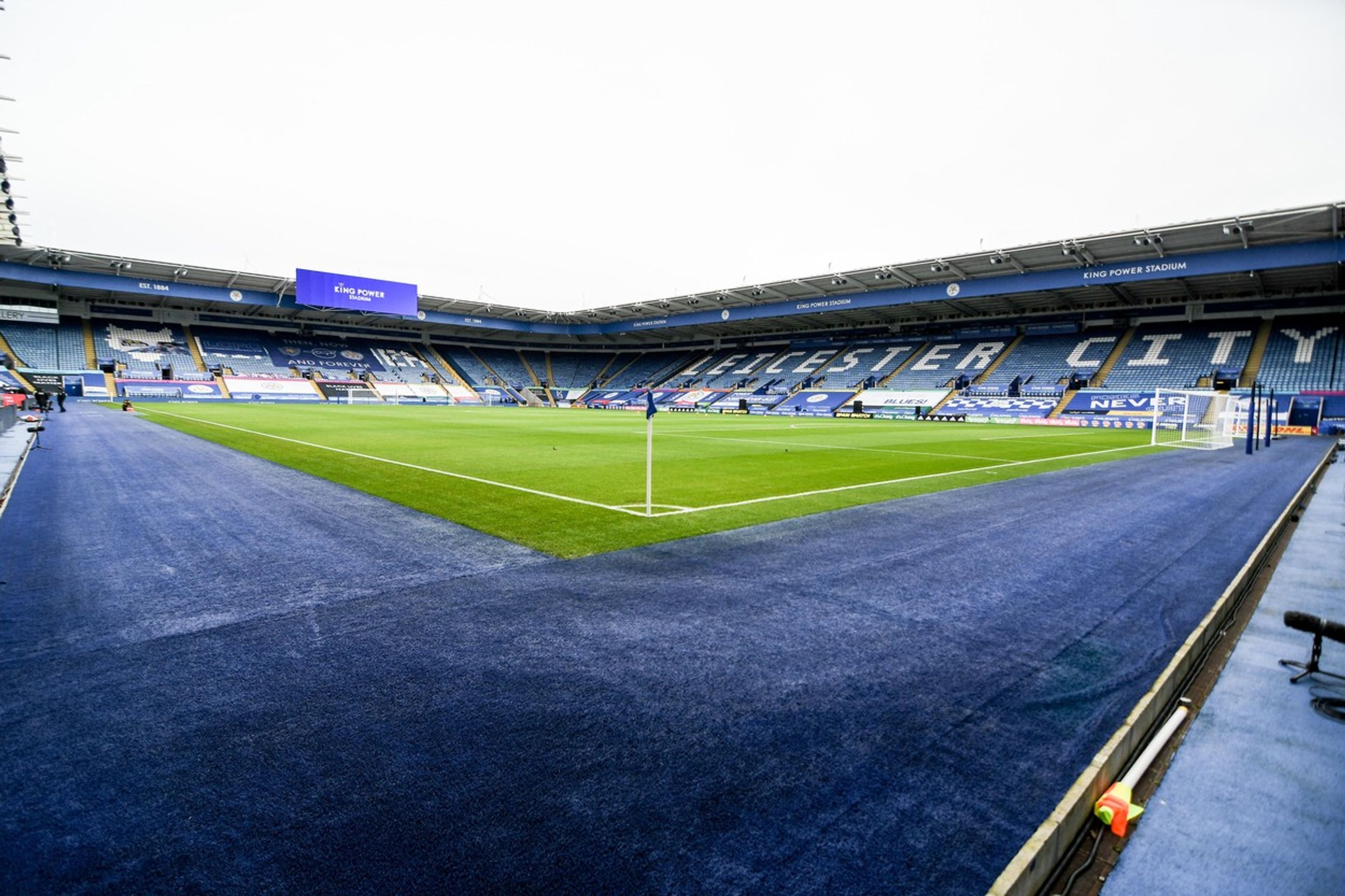 Trávník na King Power Stadium - GALERIE: Fotbalový domov Leicesteru City (4/6)
