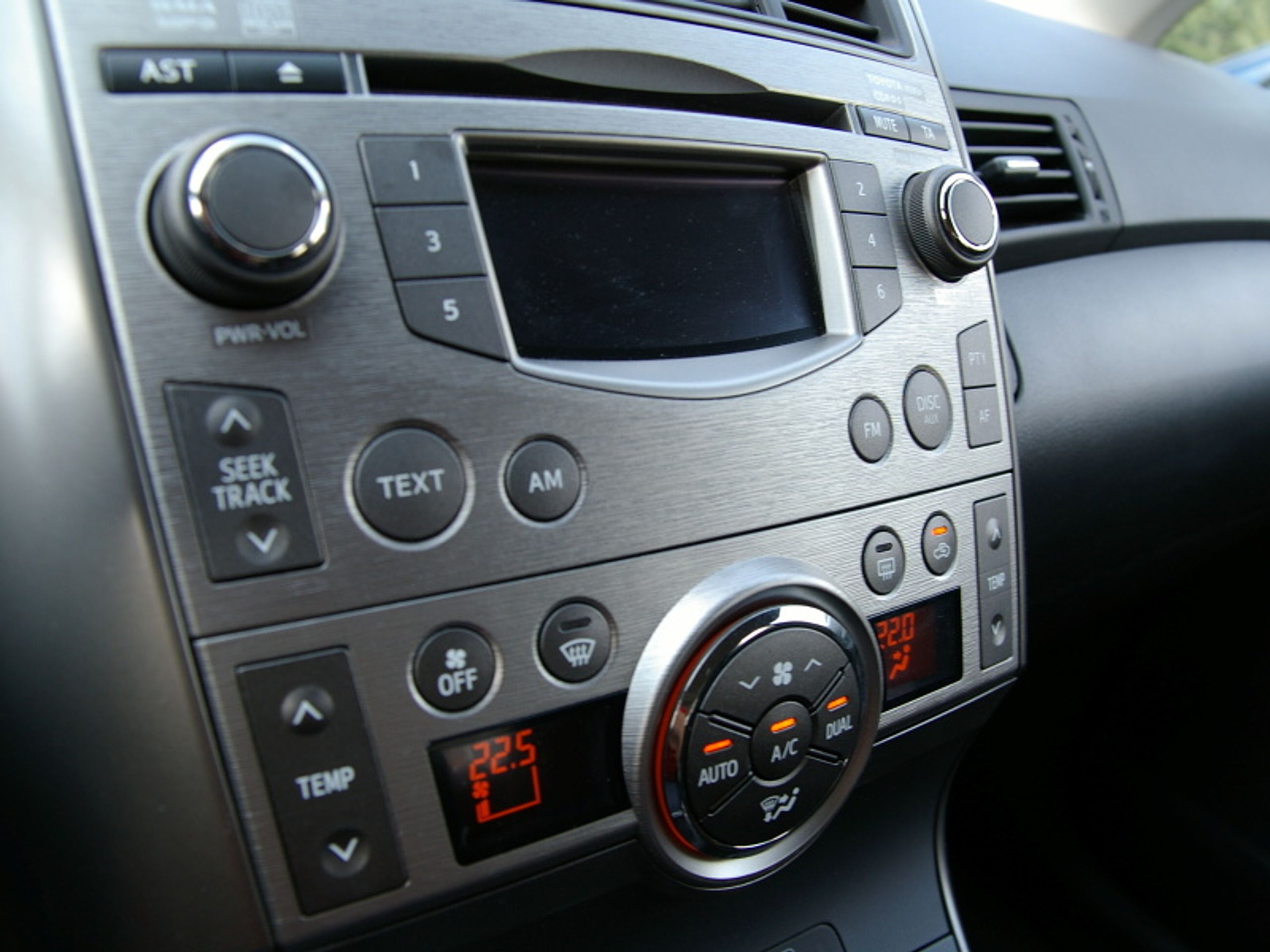 Toyota Verso-4 - GALERIE Toyota Verso (10/13)