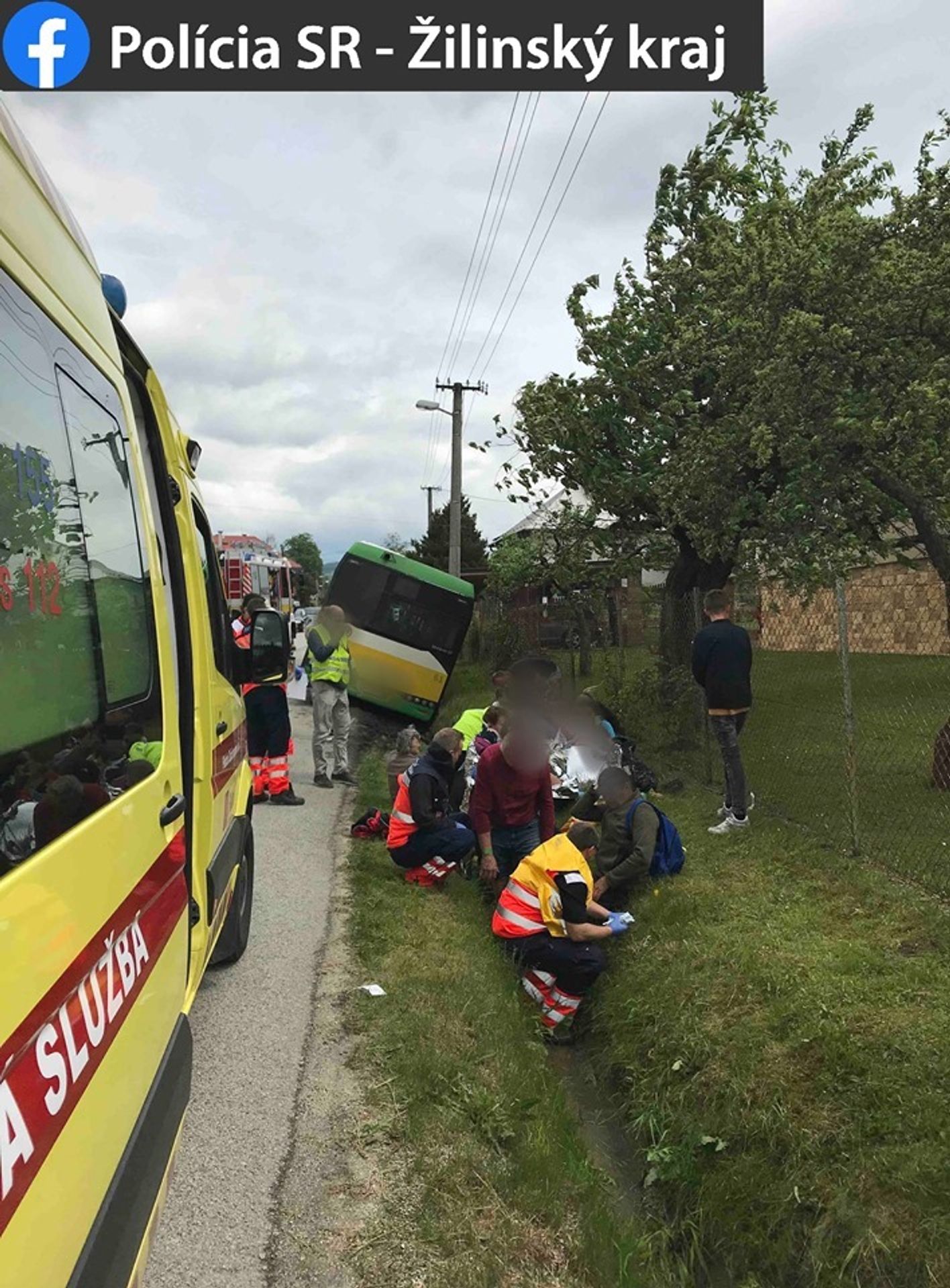 Nehoda autobusu v Žilině - 2 - GALERIE: Nehoda autobusu v Žilině (2/4)