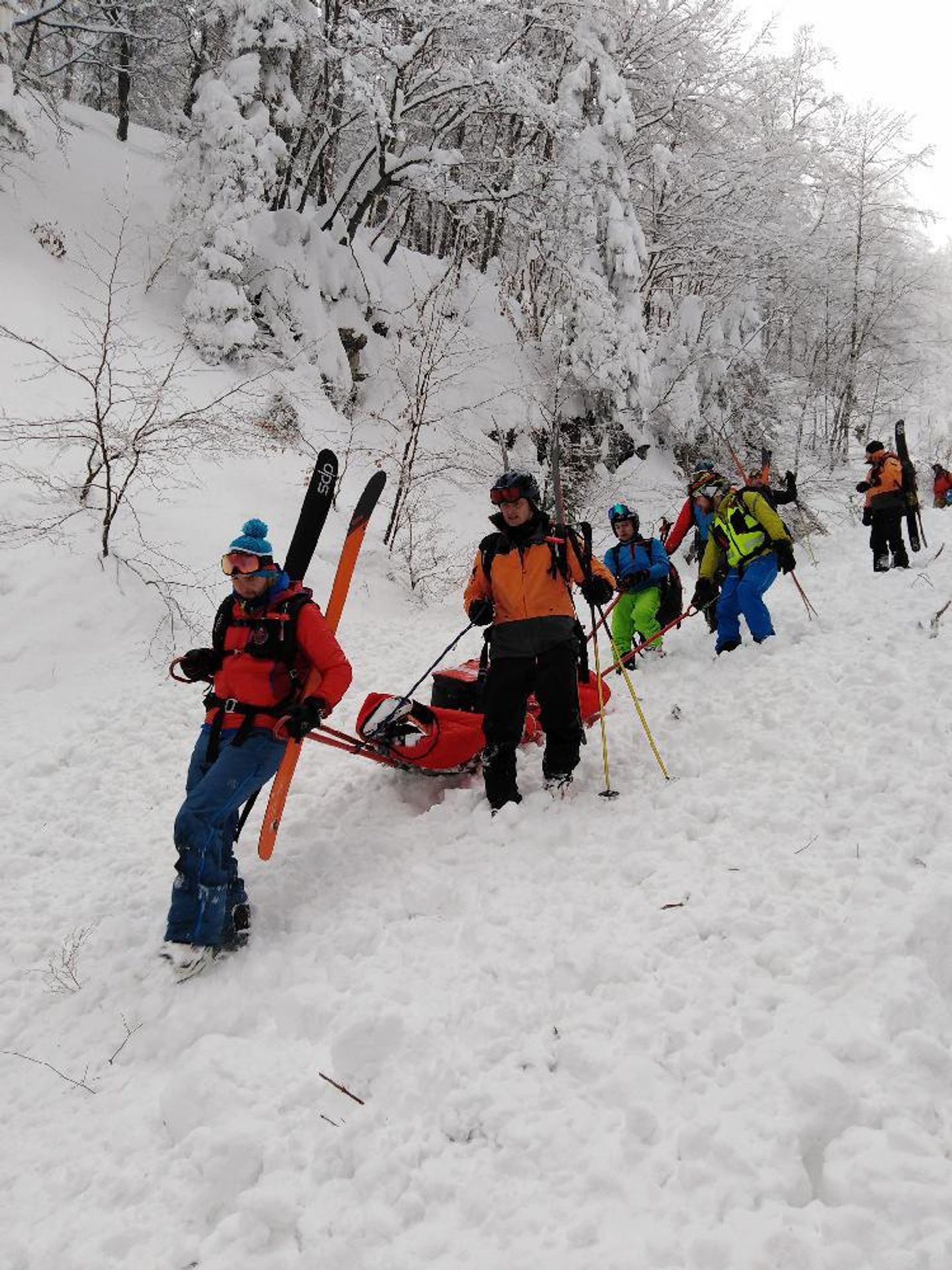 Smrtelná nehoda skialpinistů po pádu laviny na Slovensku - 3 - GALERIE: Smrtelná nehoda skialpinistů po pádu laviny na Slovensku (3/4)