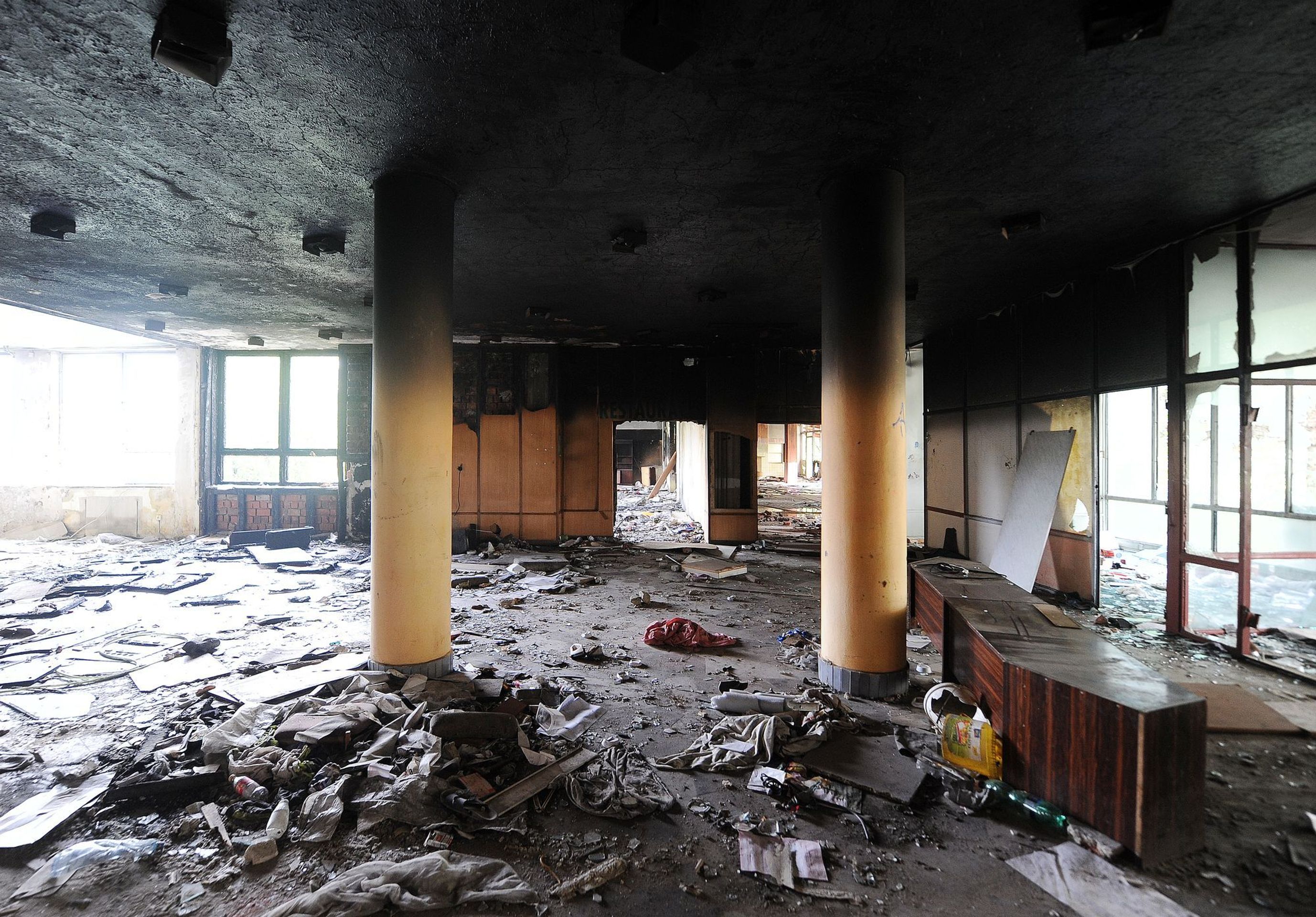 Opuštěný hotel Adriana v Kralupech nad Vltavou - 5 - GALERIE: Opuštěný Hotel Adriana v Kralupech nad Vltavou (25/29)