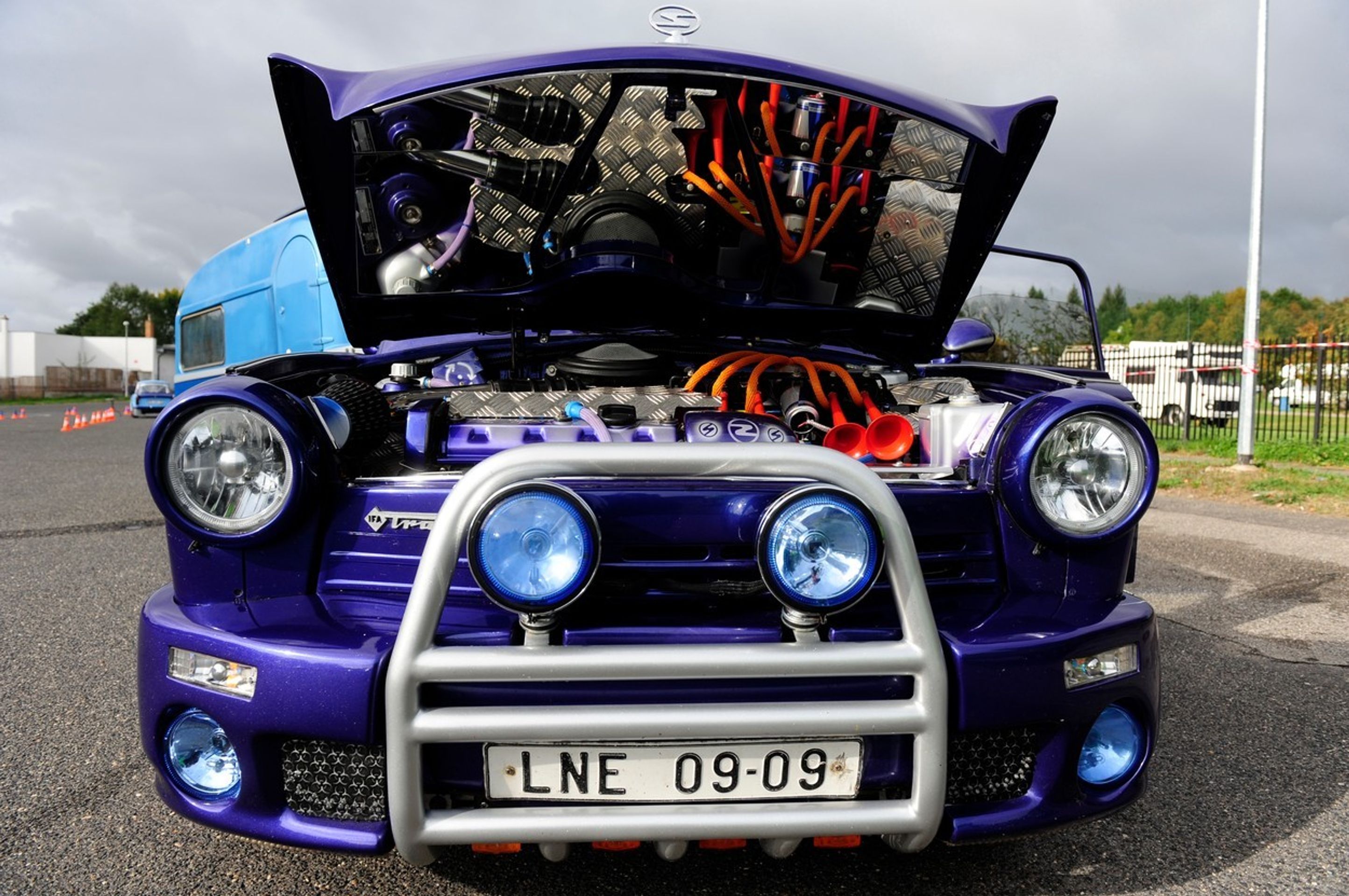 Legendární Trabant ve všemožných úpravách - 30 - Fotogalerie: Prohlédněte si trabanty ve všemožných úpravách (6/18)