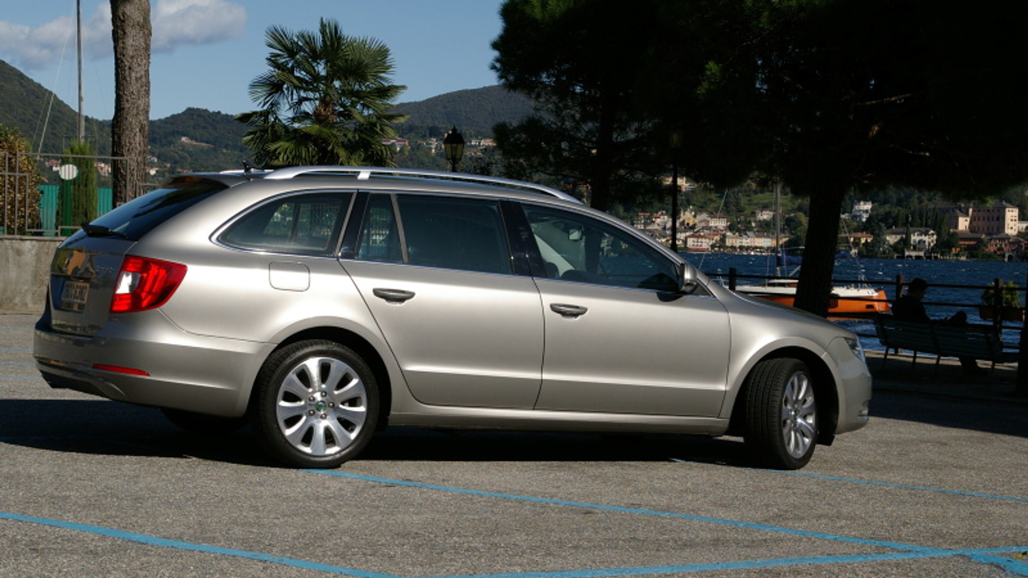 Škoda Superb-4 - GALERIE Škoda Superb Combi Milano (4/17)