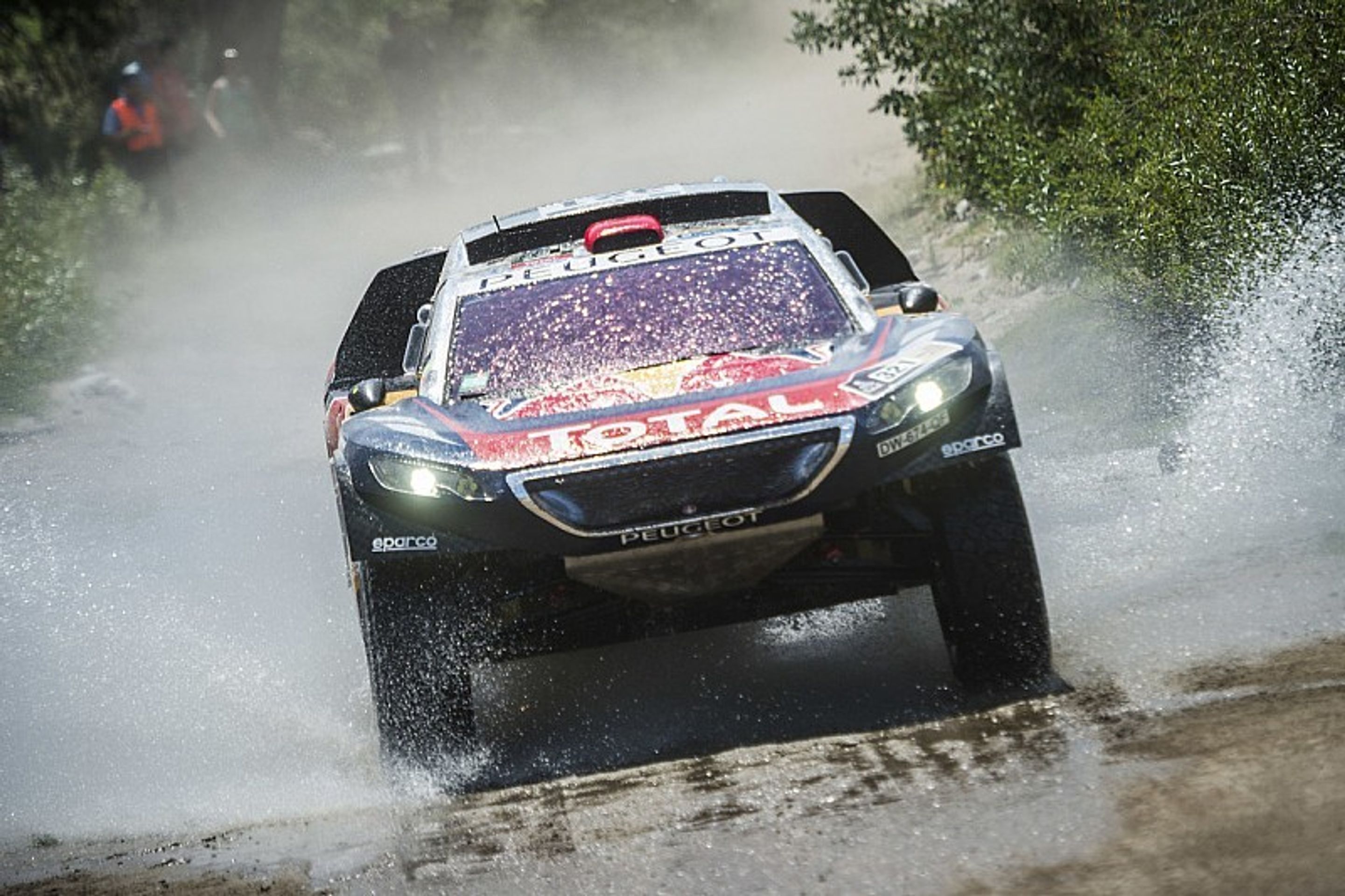 Peugeot - 10 - FOTOGALERIE: Peugeot končí s Dakarem (7/8)
