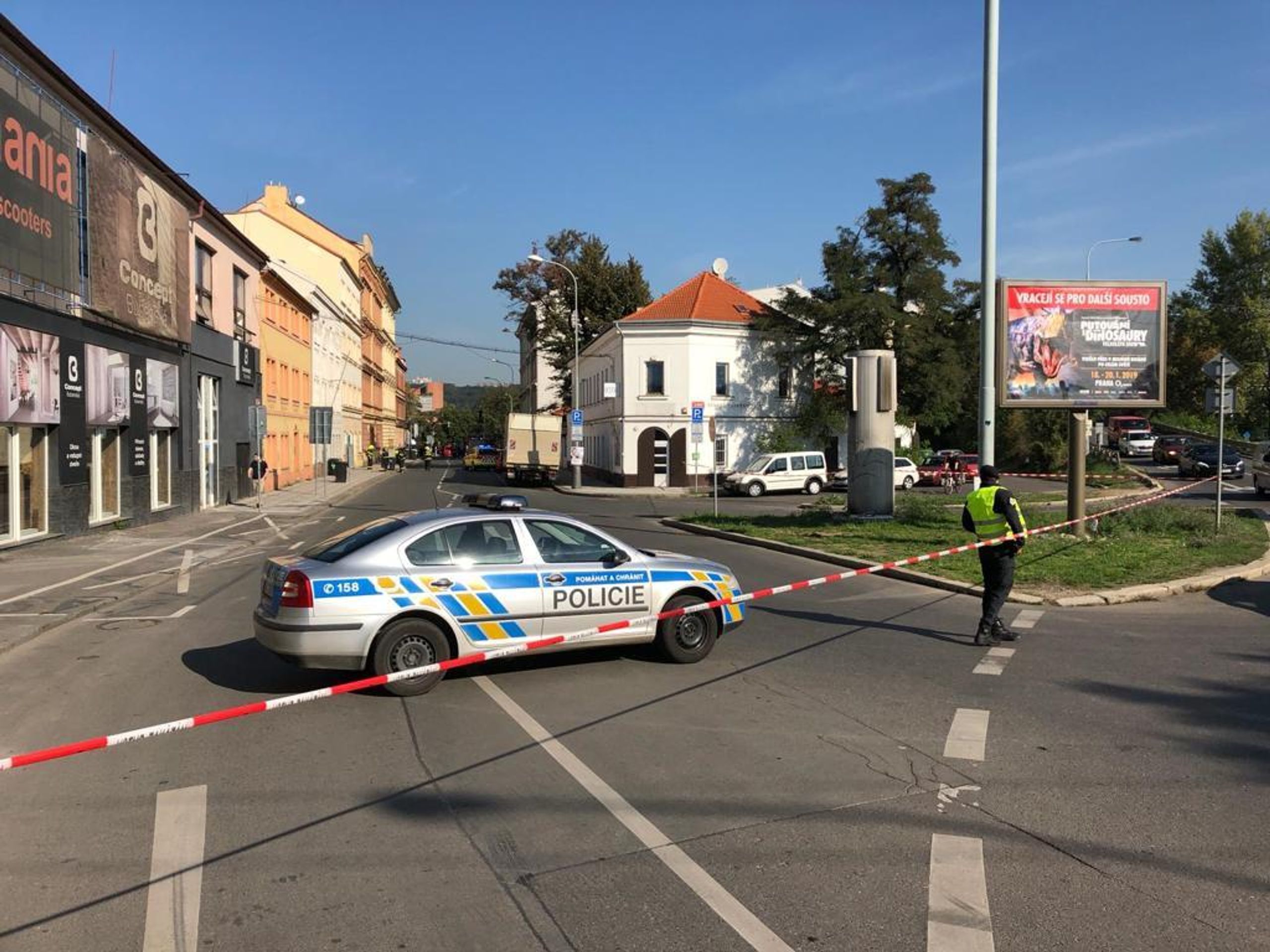 Únik plynu v Praze v Holešovicích - 2 - GALERIE: Hasiči zasahují u pražského Výstaviště kvůli úniku plynu (2/15)