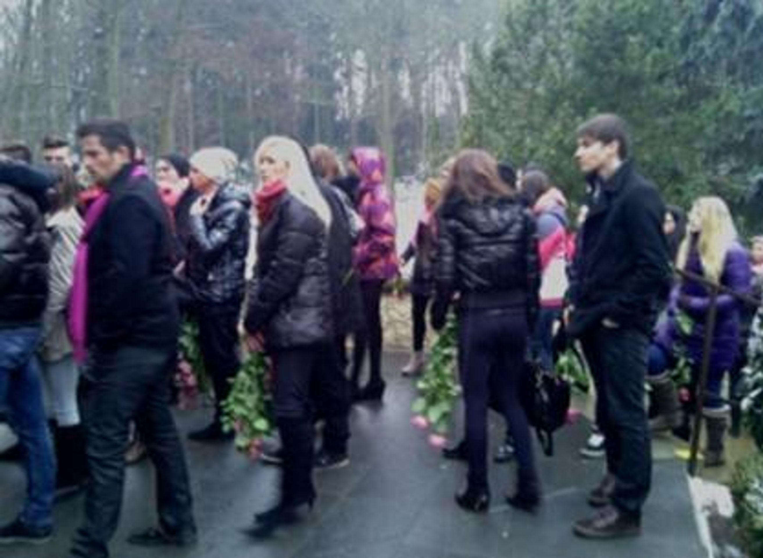 Pohřeb Báry, která se předávkovala na plese - 2 - GALERIE: Pohřeb Báry, která se předávkovala na plese (2/16)