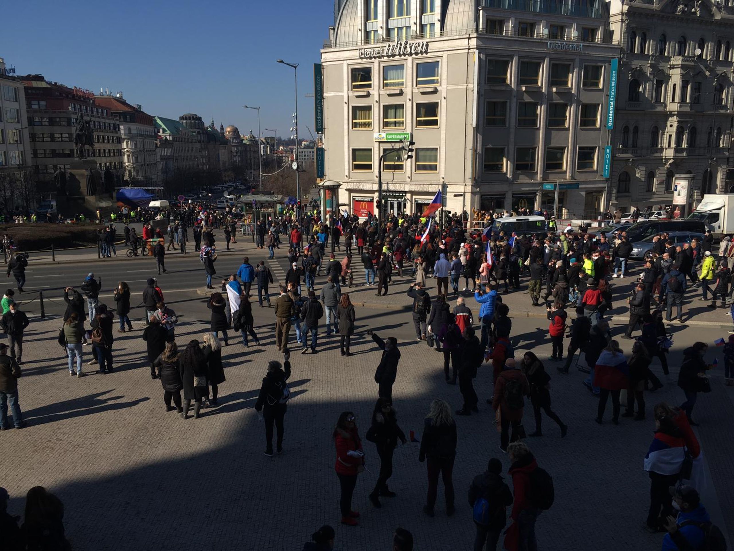 Demonstrace v centru Prahy - 5 - GALERIE: Lidé v Praze protestují proti vládě (5/13)