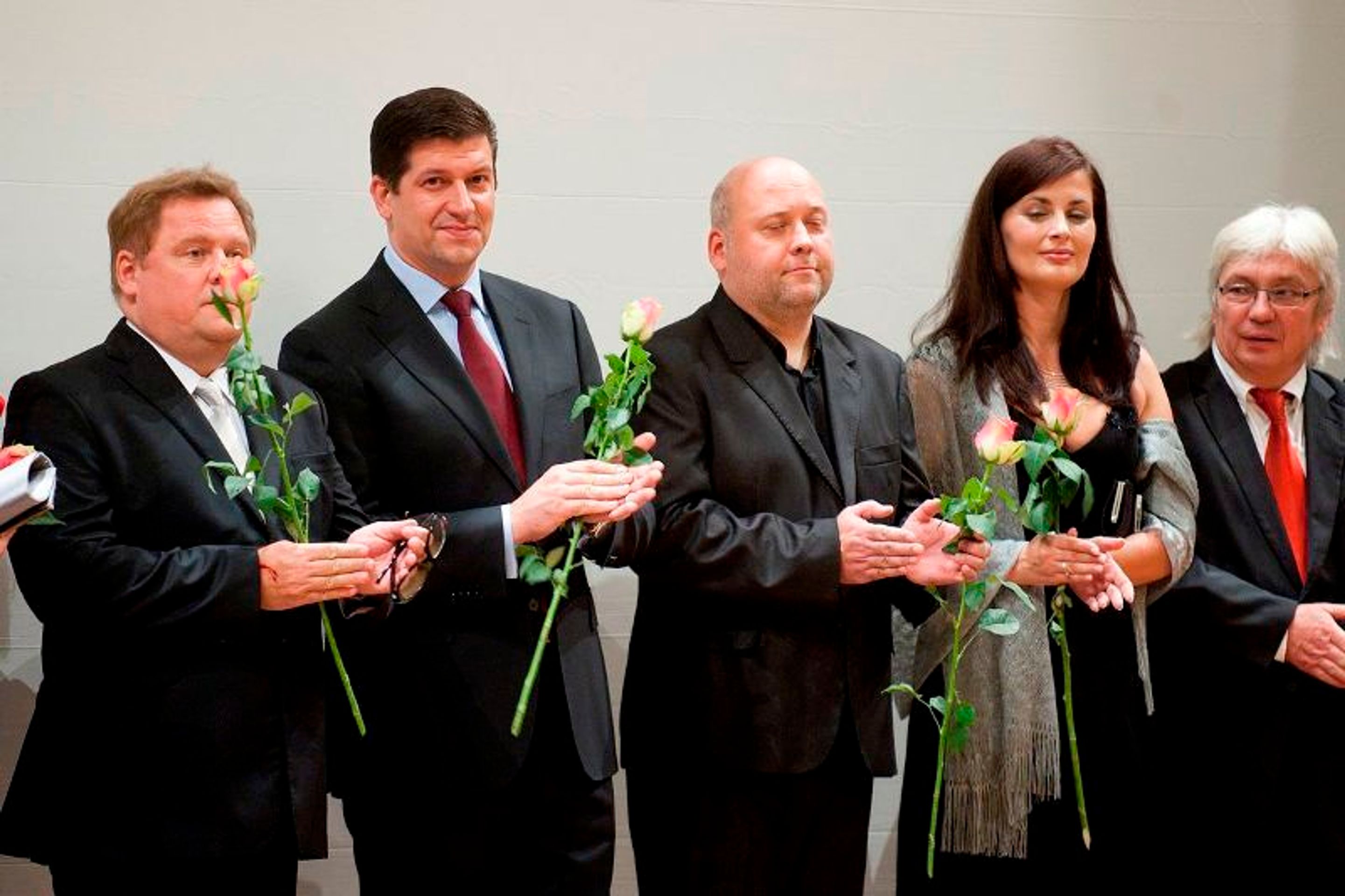 Premiéra filmu Donšajni - 2 - GALERIE: Donšajni ozářili pražské Rudolfinum. Podívejte se, kdo všechno přišel (19/27)