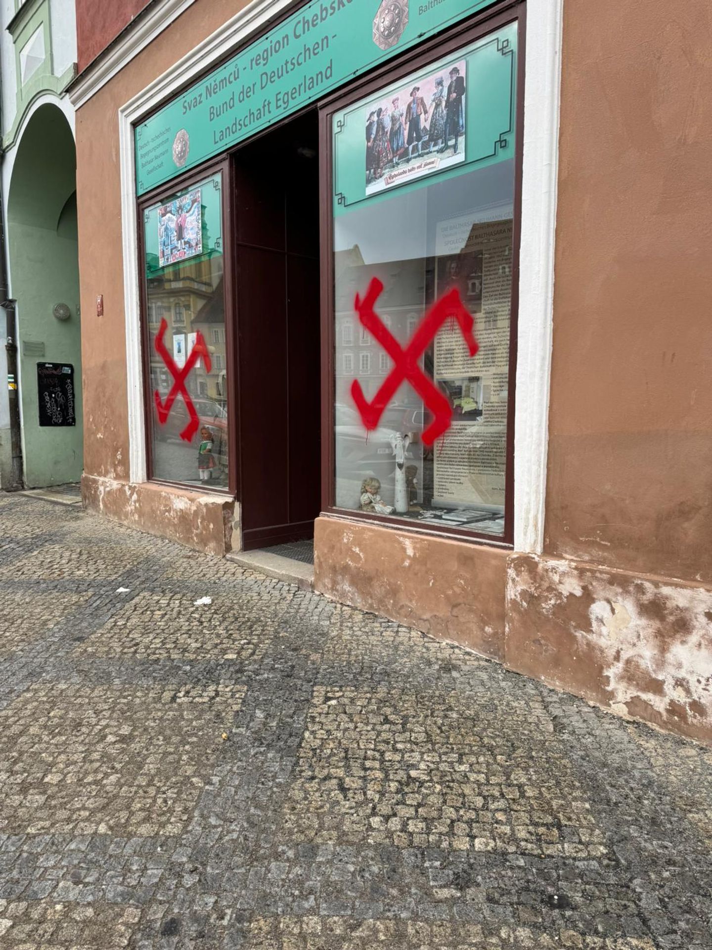 Vandalský čin v Chebu - Vandalský čin v Chebu (1/4)