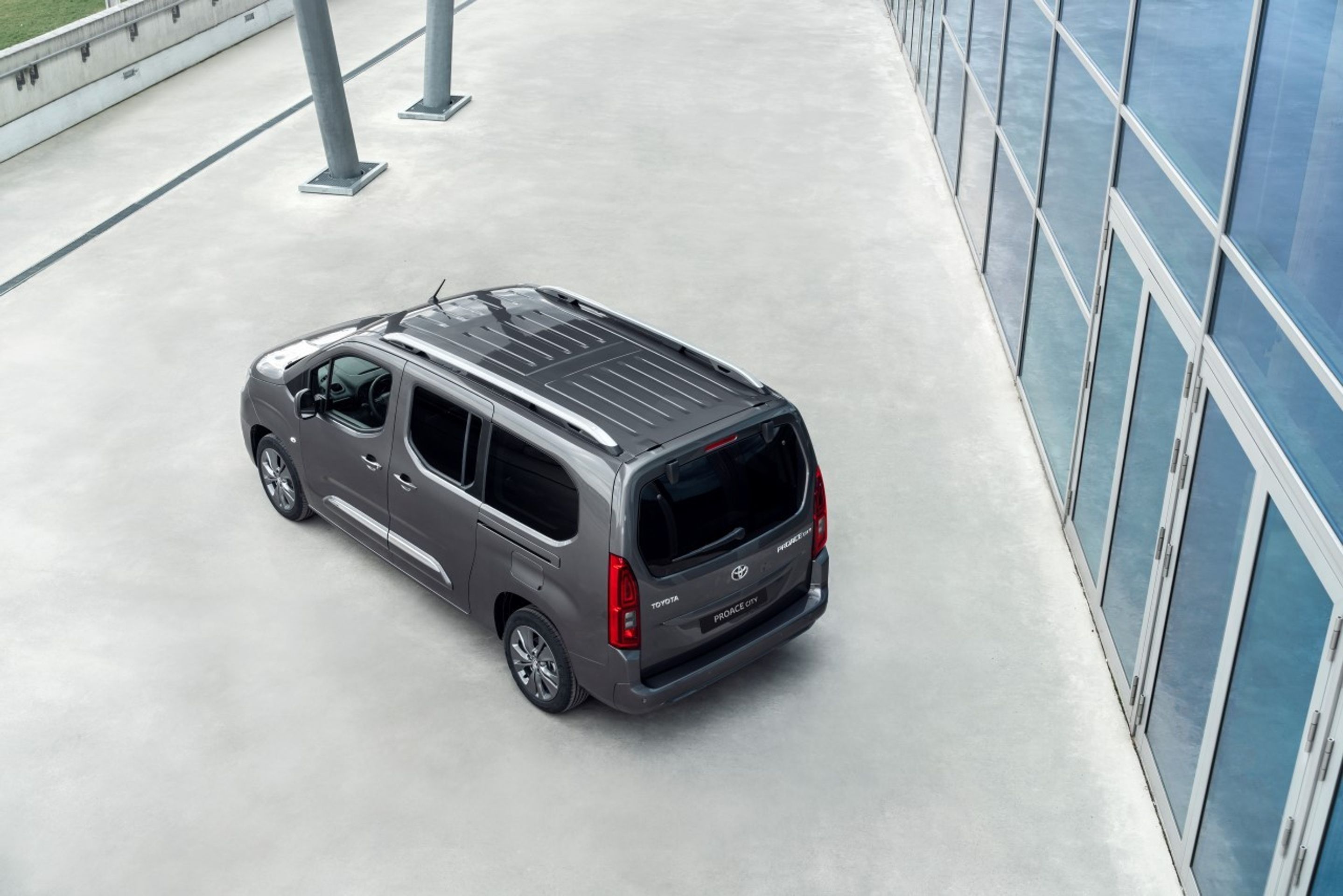 Toyota Proace City - 48 - Fotogalerie: Toyota Proace City jako dodávka i auto pro rodinu (24/28)