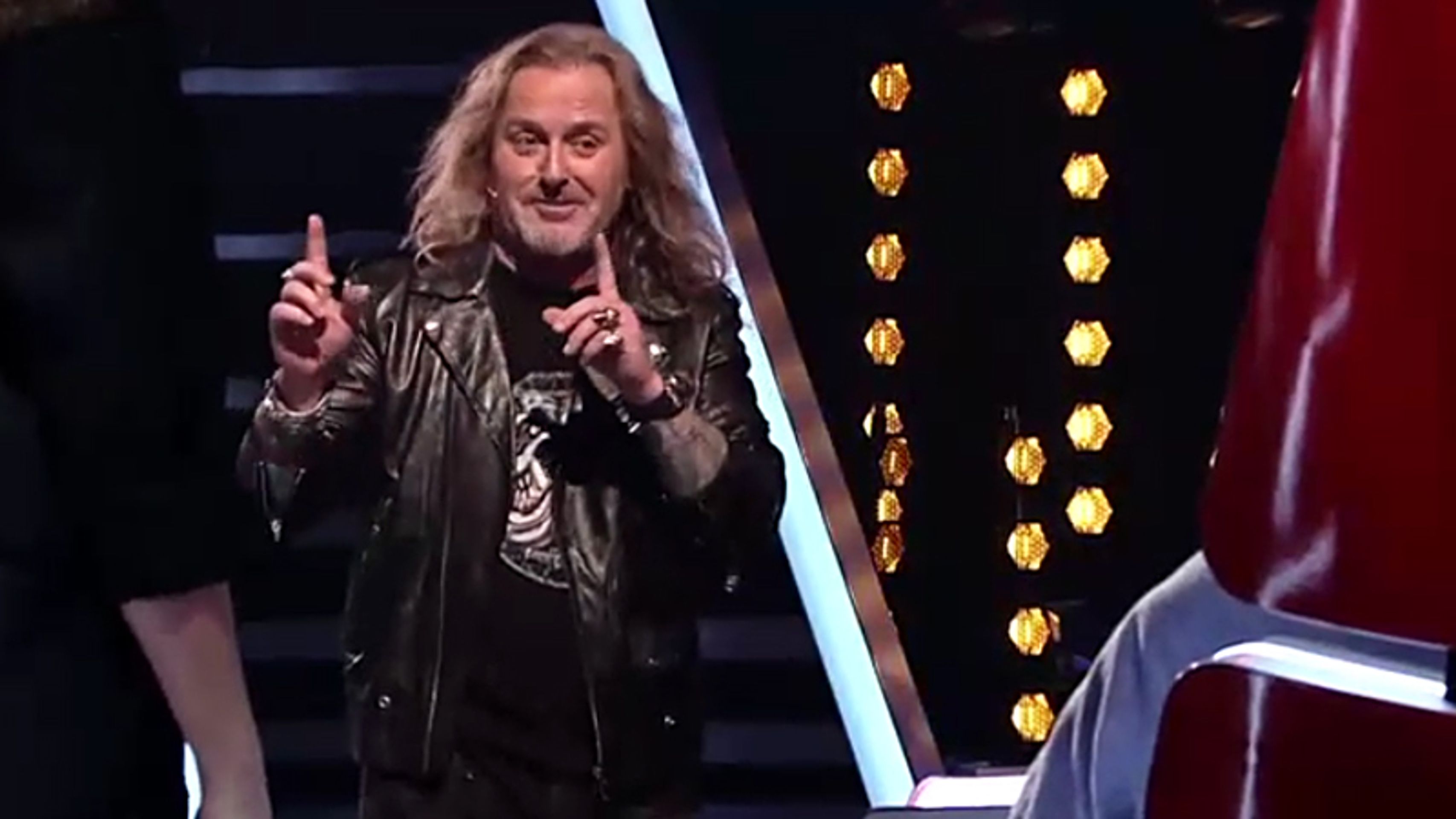 Koučové The Voice zpívali pro soutěžícího! - 4 - GALERIE: Koučové The Voice zpívali pro soutěžícího! (4/4)