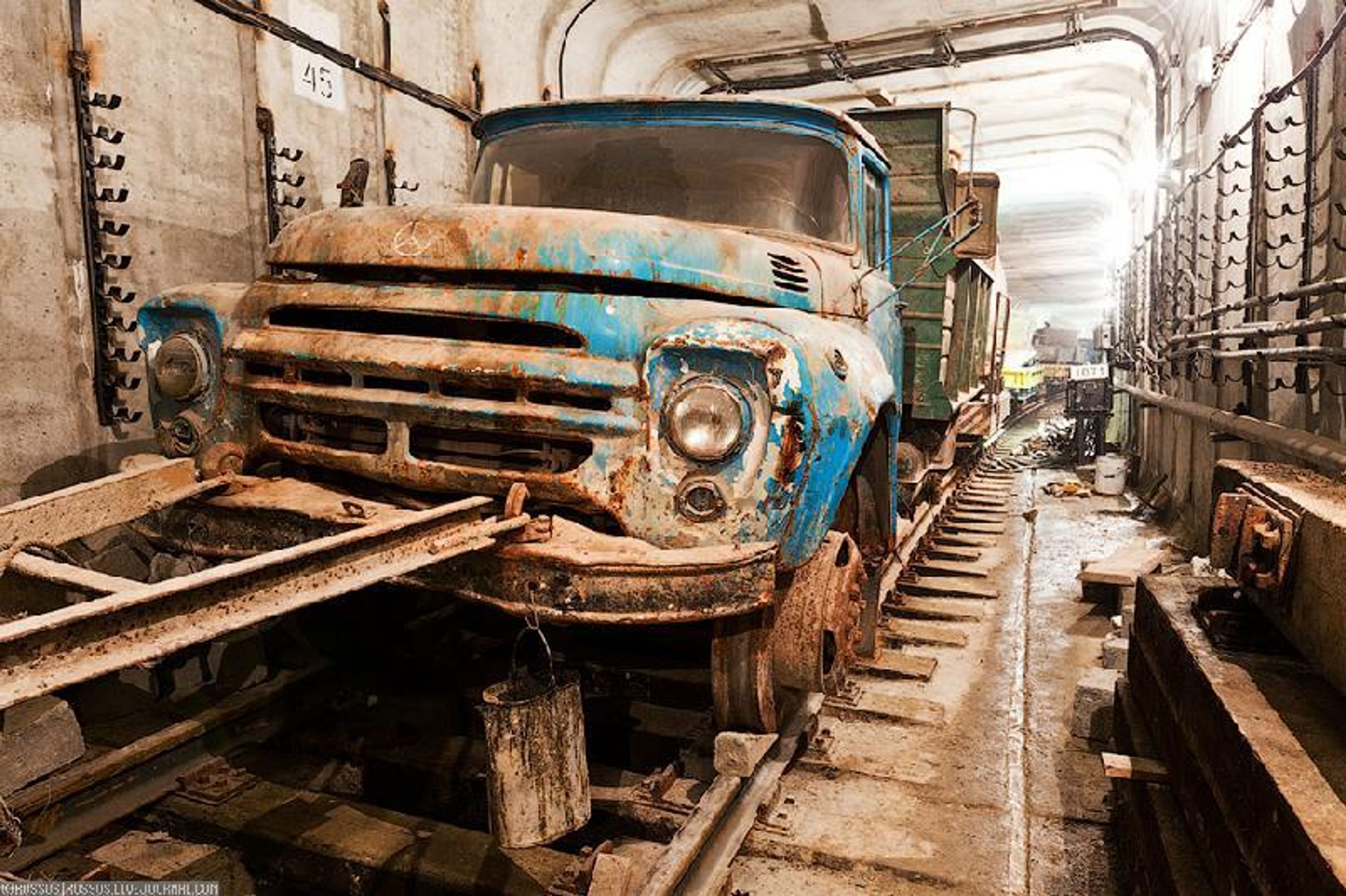 Ruské automobilové speciály - 7 - GALERIE Ruské automobilové speciály (5/11)