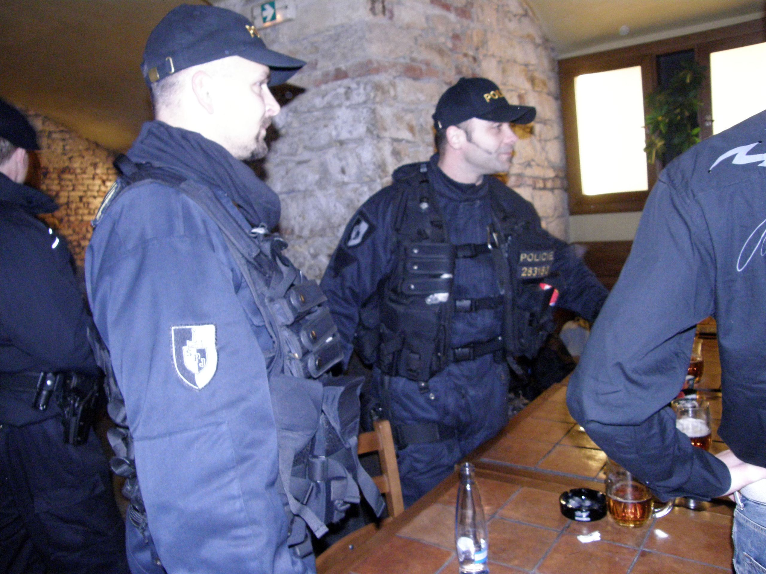 Policjení zátah na mladistvé opilce - 5 - GALERIE: Zátah na mladistvé opilce (5/9)