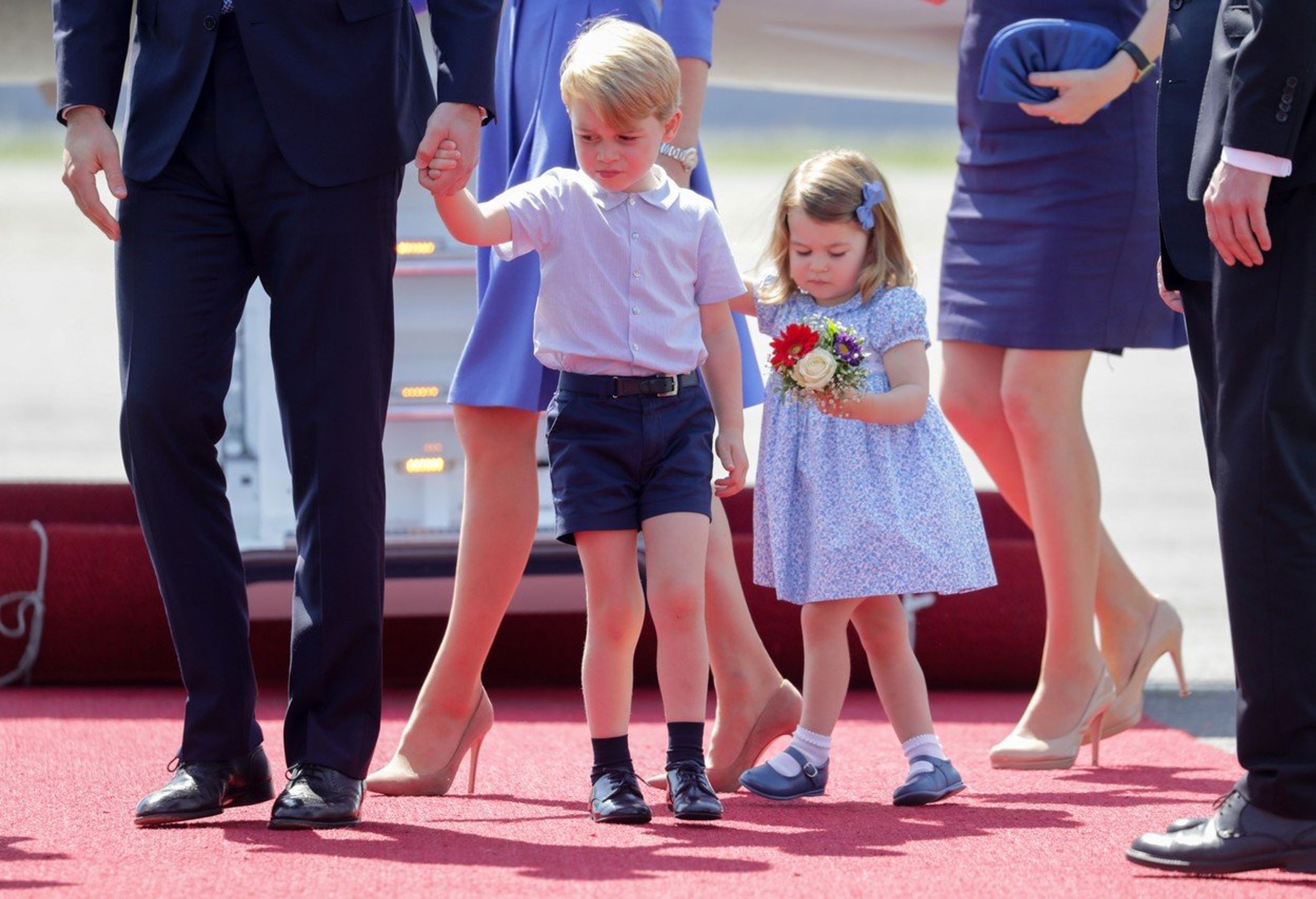 Princ George a princezna Charlotte - GALERIE: William a Kate s dětmi (9/16)