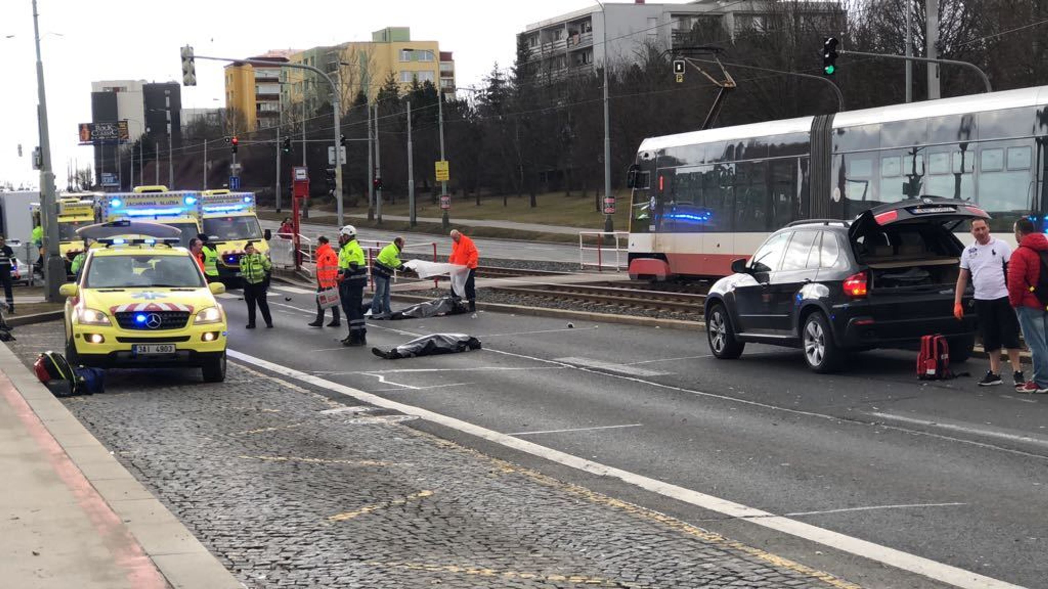 Tragická nehoda na Švehlově ulici v Praze - 1 - GALERIE: Sražení chodci v Praze (4/8)