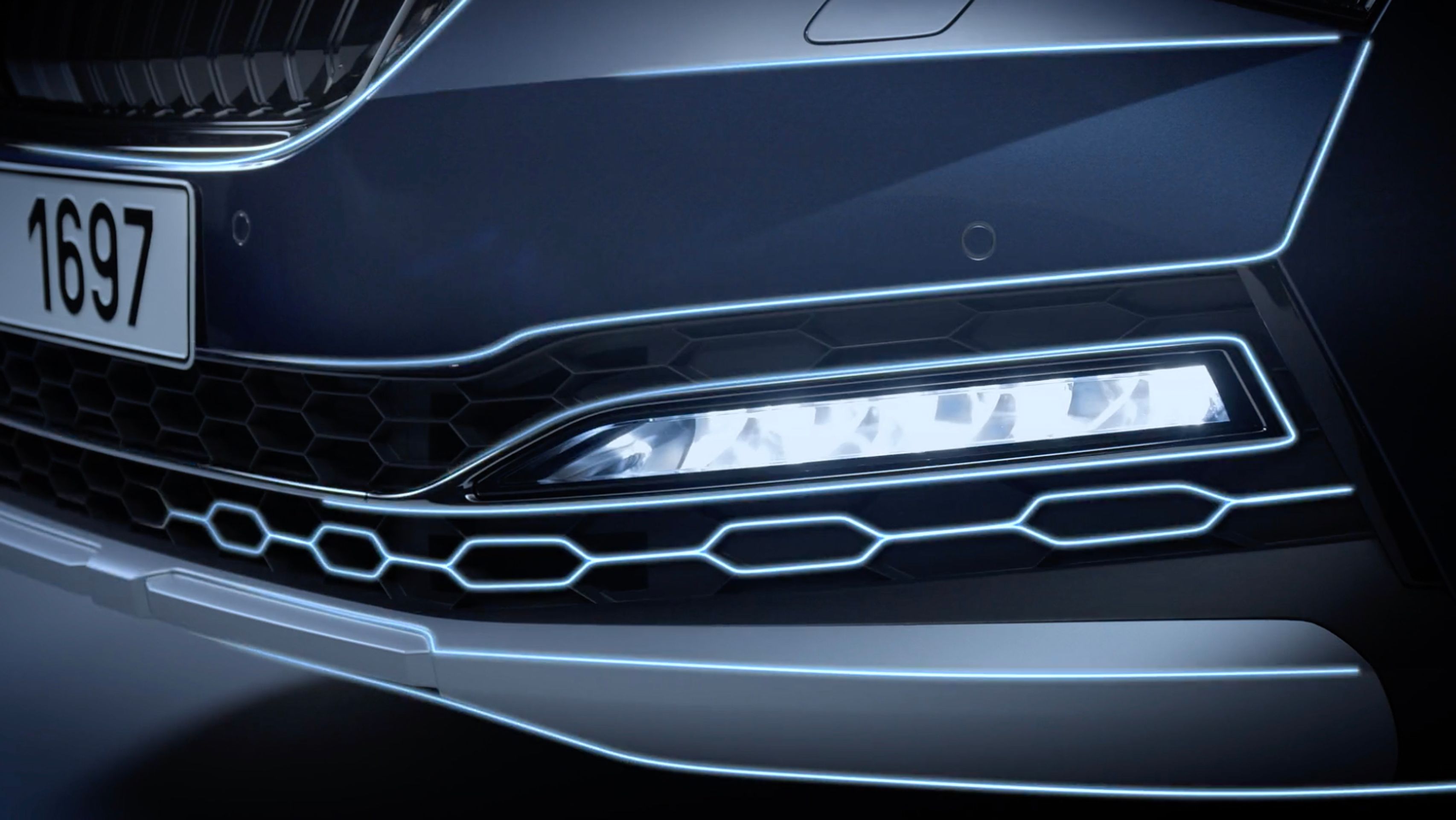 Modernizovaná Škoda Superb - Fotogalerie: Co prozradila první ukázka o novém Superbu? (5/7)