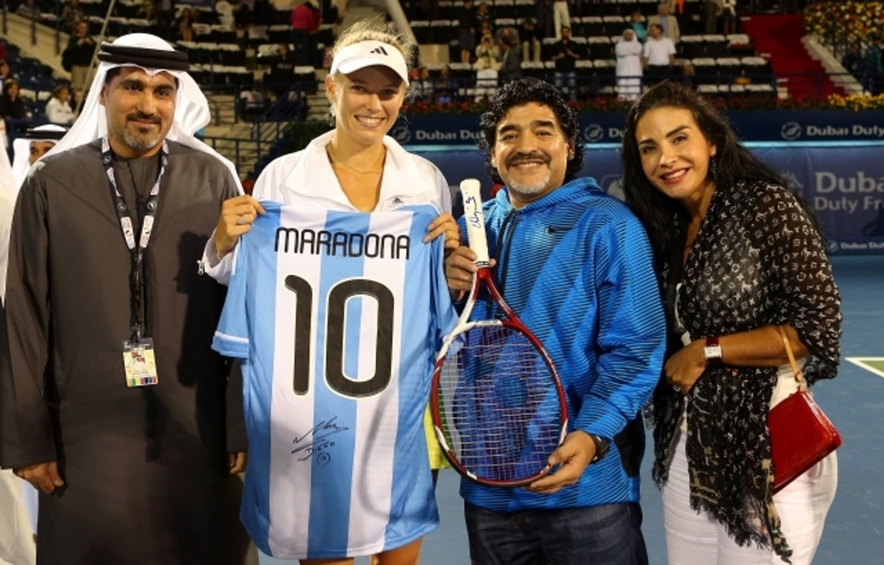 Diego Maradona se v Dubaji setkal s Caroline Wozniackou - 6 - GALERIE: Diego Maradona se v Dubaji potkal s Caroline Wozniackou (2/6)