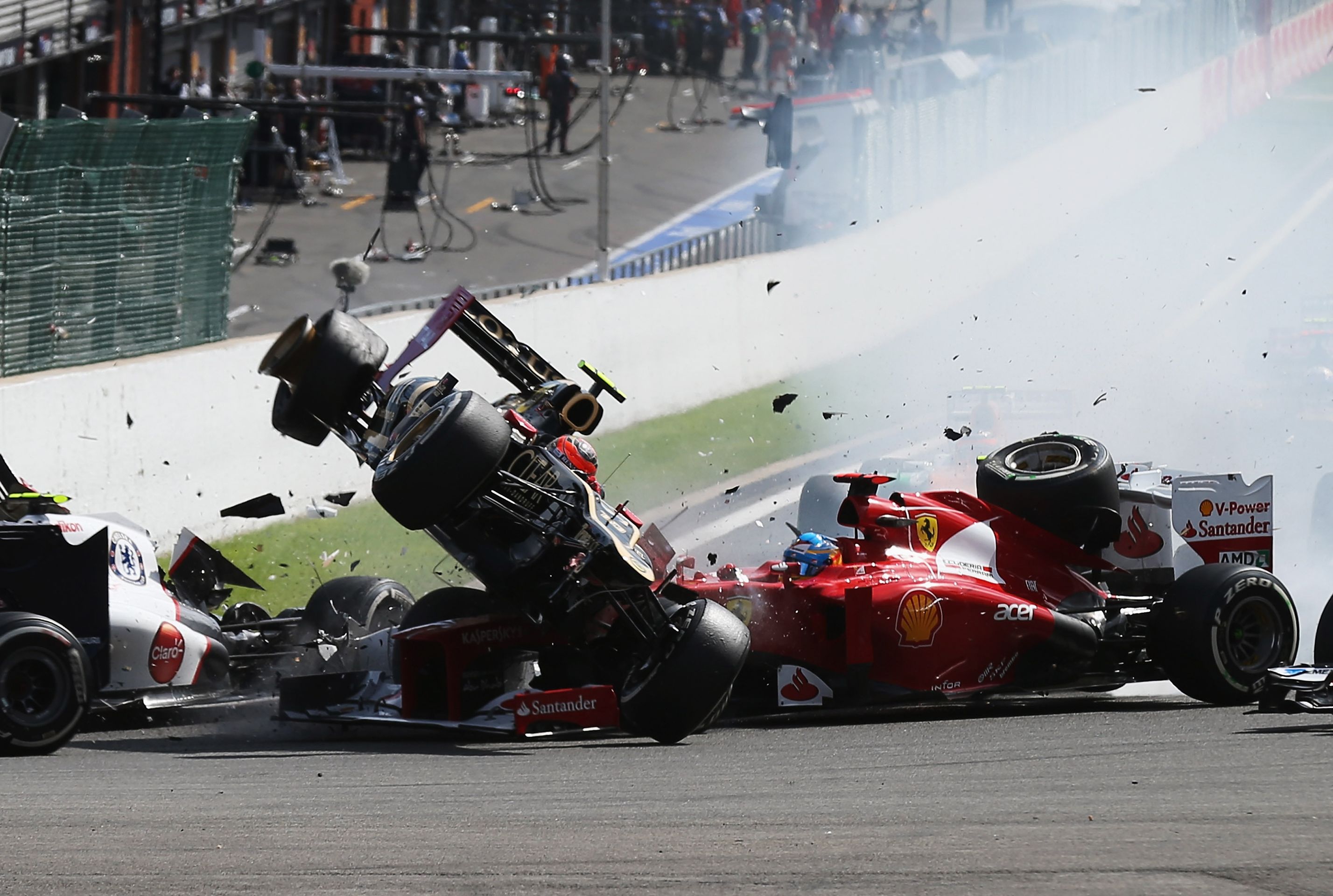 Hromadná nehoda ve Spa - 4 - GALERIE: Hromadná nehoda v F1 ve Spa (15/18)
