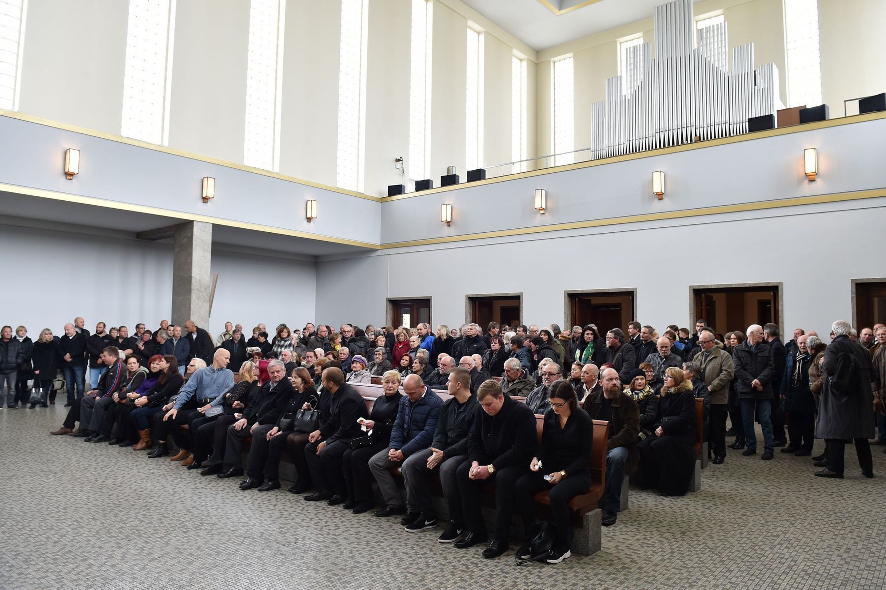 Poslední rozloučení s Františkem Kacafírkem - 18 - GALERIE: Rozloučení s hudebníkem Františkem Kacafírkem (7/13)