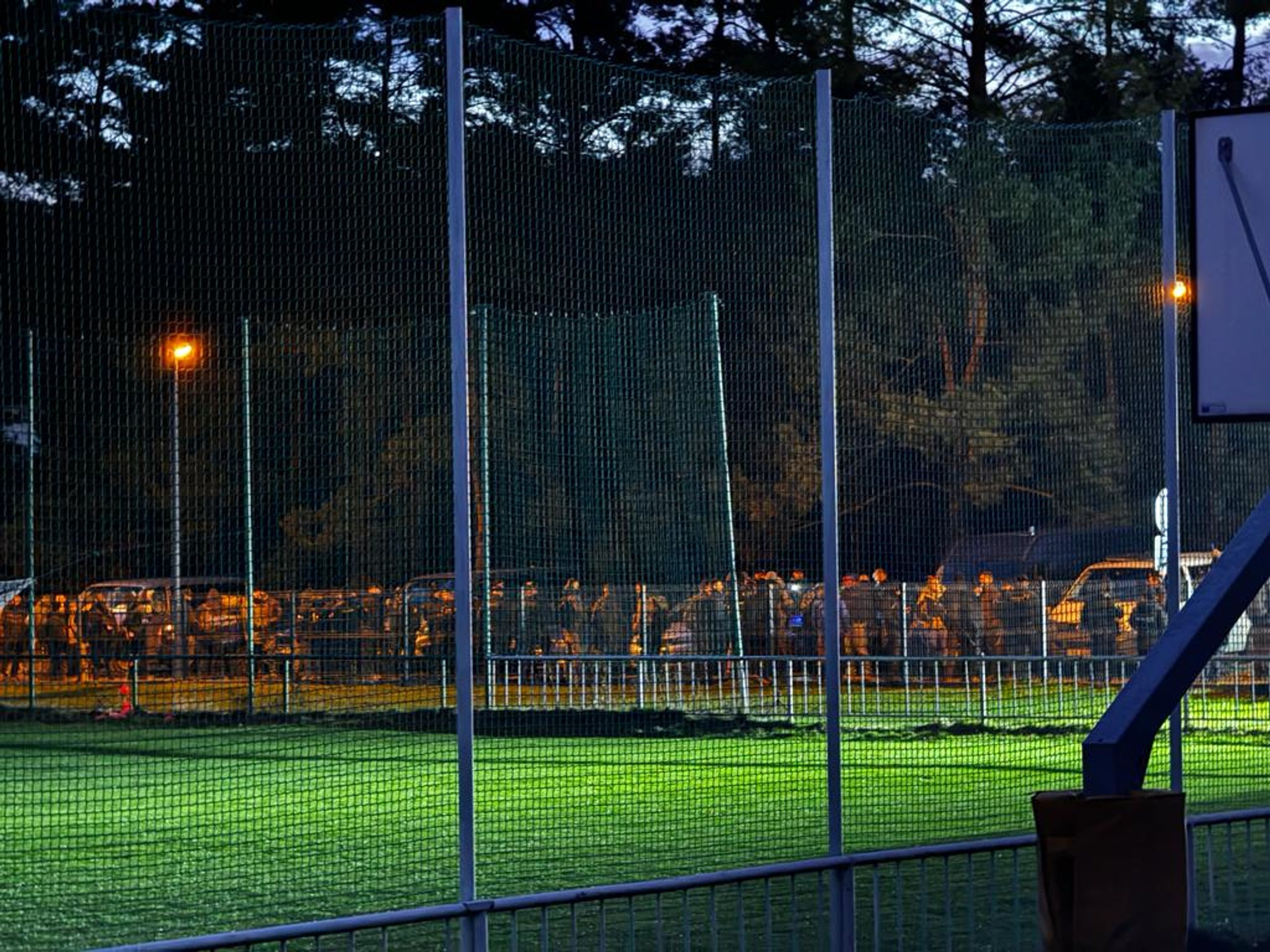 Přes 100 pražských policistů se chystá pročesávat Klánovický les (1) - Pátrací akce v Klánovickém lese (20/33)