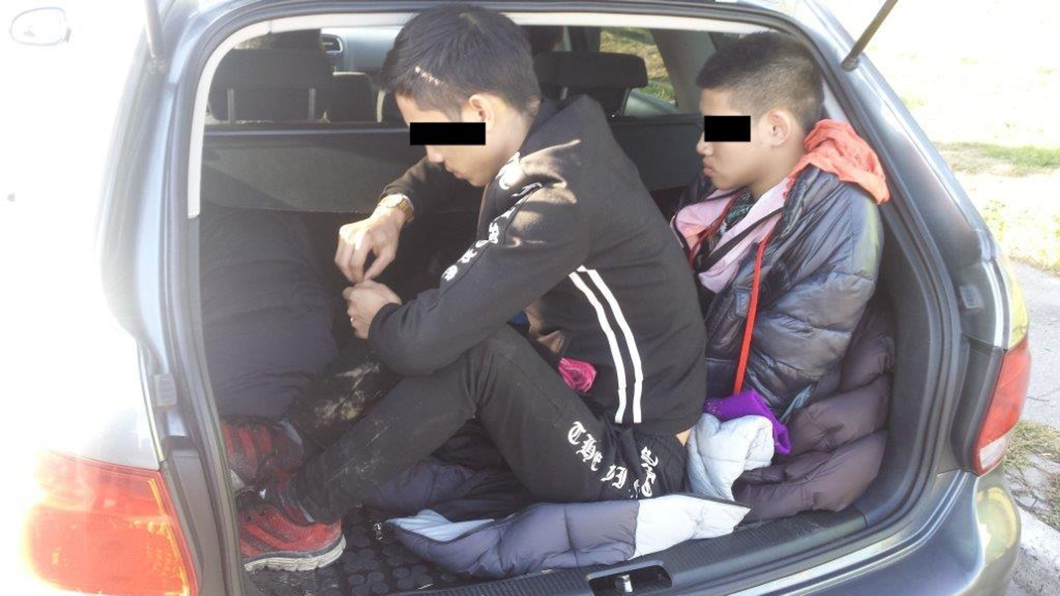 Policie zadržela deset nelegálních migrantů - 3 - GALERIE: Policie zadržela deset nelegálních migrantů (4/5)