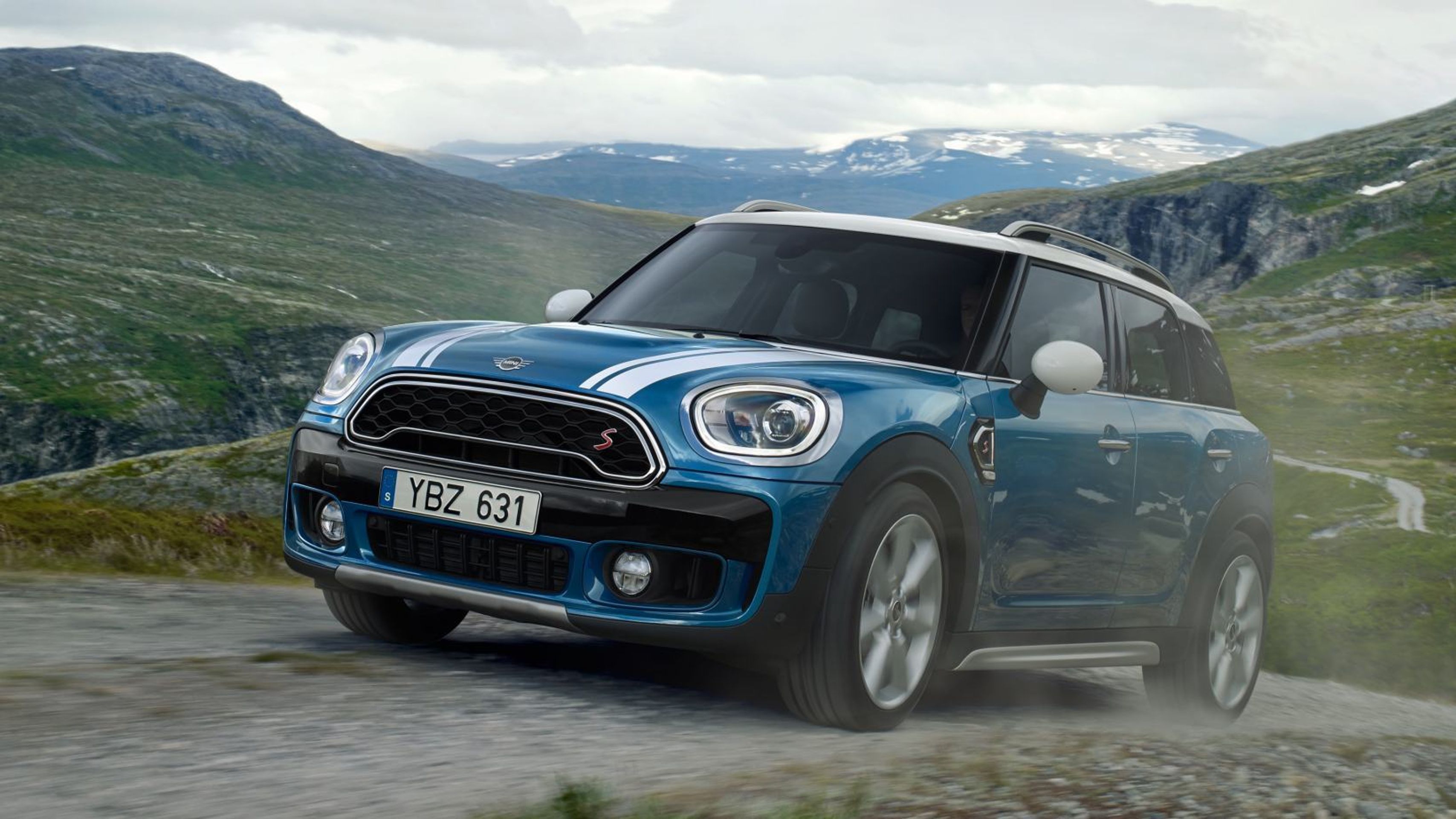 Designový hatchback ani větší Clubman v Česku moc nefungovaly. 342 nových registrací Mini znamená pád zhruba o polovinu proti roku 2017. - Fotogalerie: Největší propadáky loňského roku (6/9)