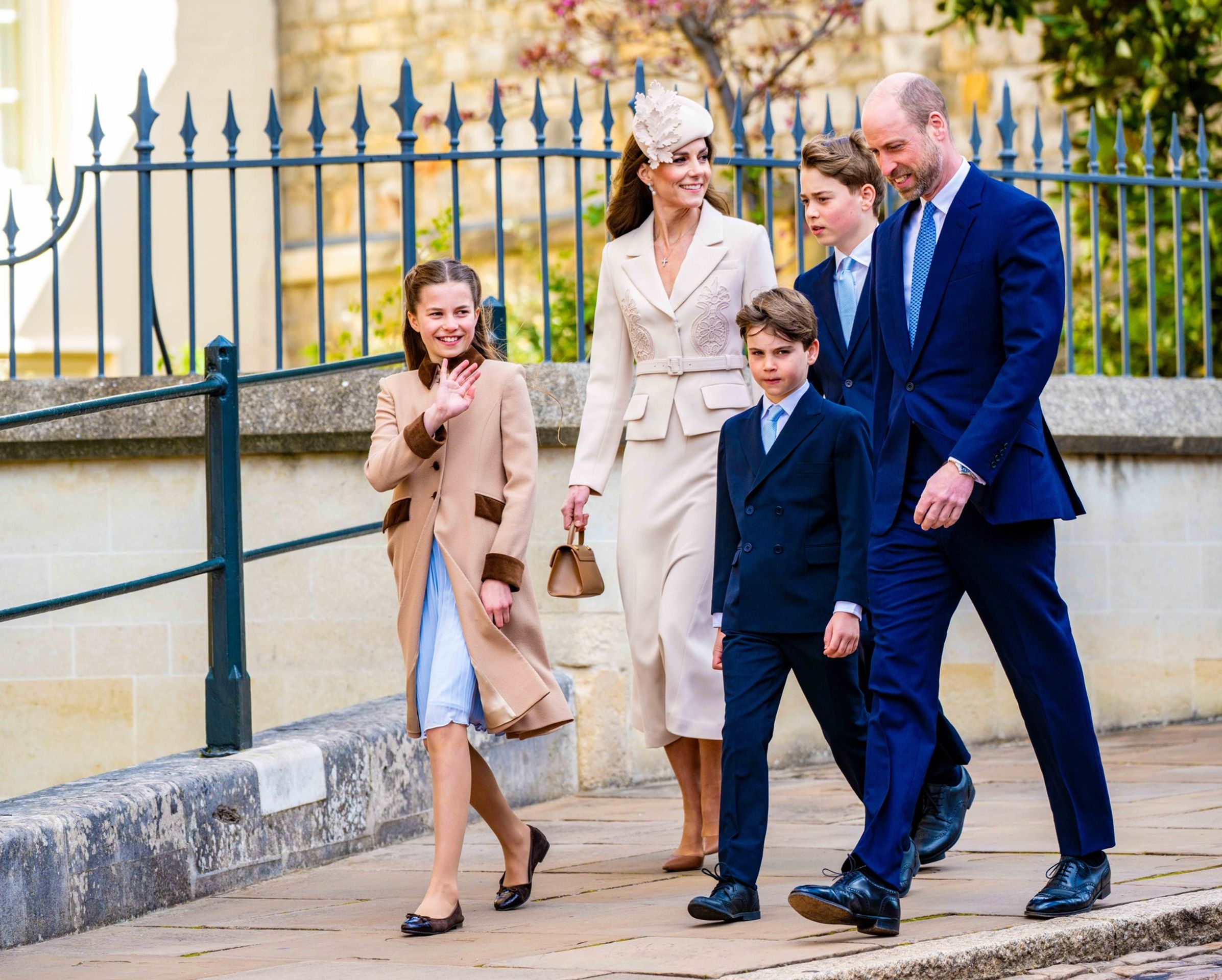 Britská královská rodina na velikonoční mši - Princezna Kate na velikonoční bohoslužbě (2/8)