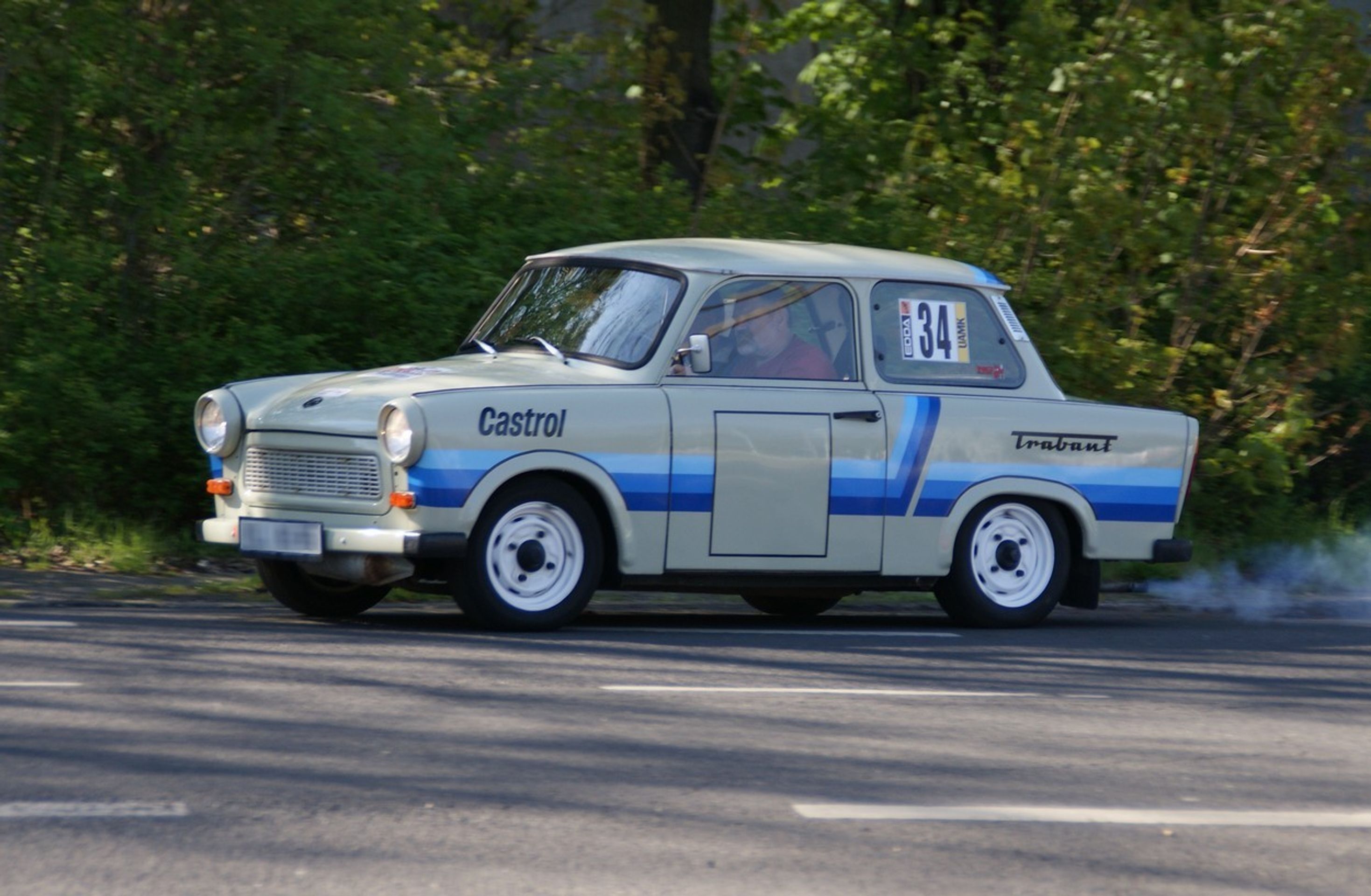 Legendární Trabant ve všemožných úpravách - 21 - Fotogalerie: Prohlédněte si trabanty ve všemožných úpravách (8/18)